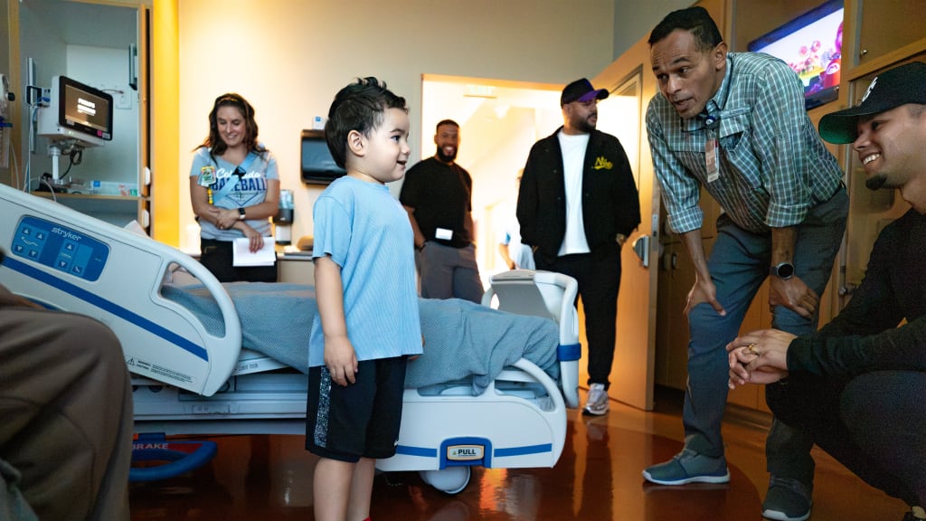 Ezequiel Tovar visits Children's Hospital Colorado