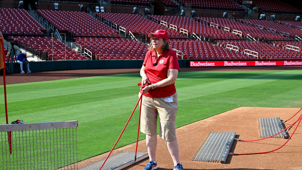 On Aug. 11, the Cardinals and AARP’s Wish of a Lifetime granted cancer survivor Kimberly Amos with a special experience.
