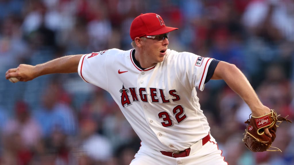 MLB.com editorial image for Los Angeles Angels: Johnson puts ribbon on stellar August with magical escape act