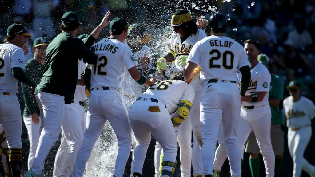 Law Dog walks it off in unforgettable 2-HR game