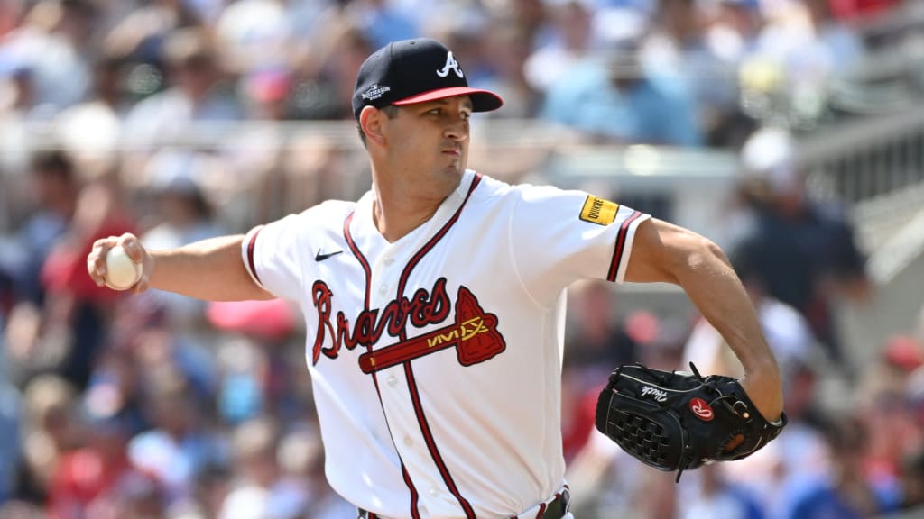Bullpen unable to follow Mahle's lead in Game 2