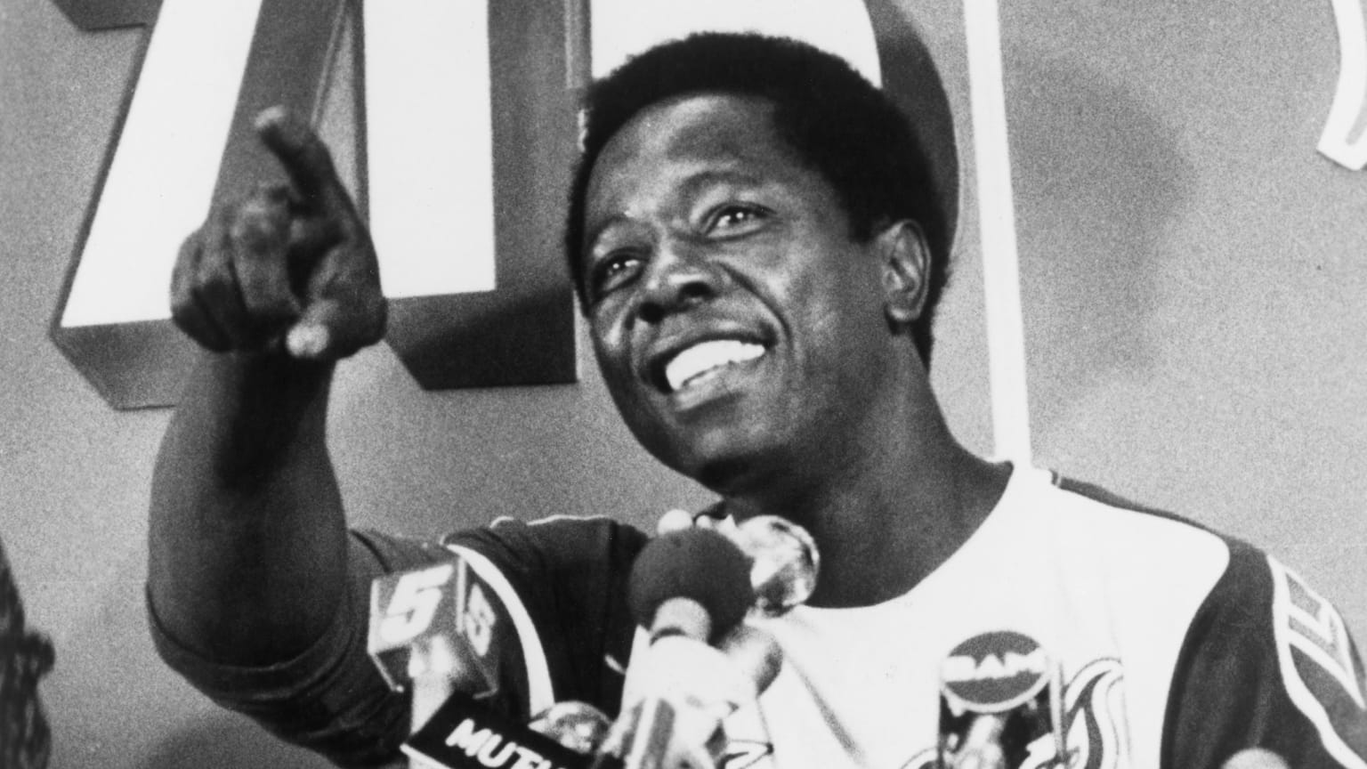 Black and white image of Hank Aaron