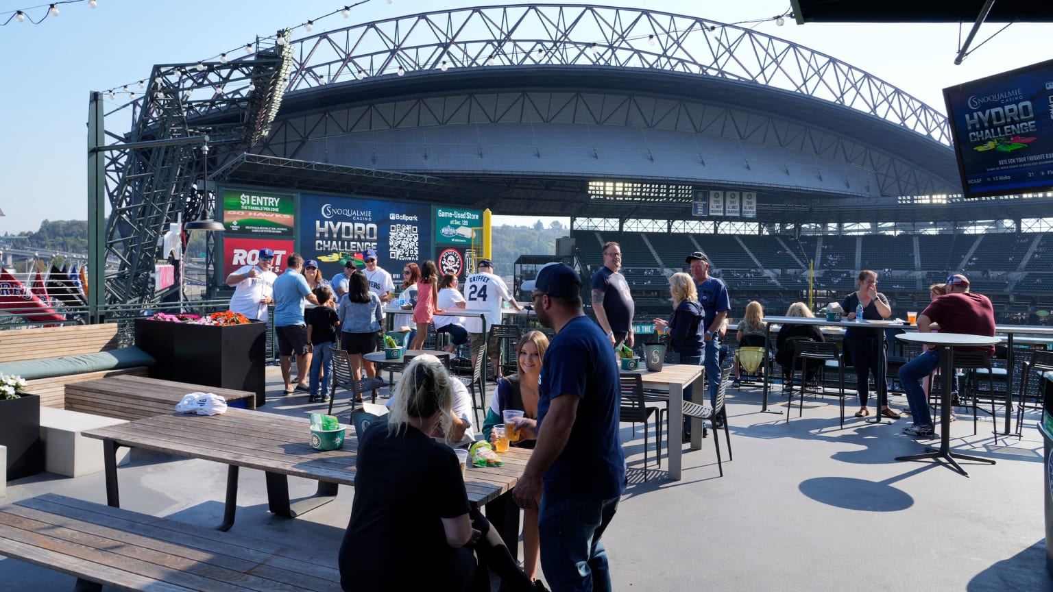 Seattle Mariners Unveil Trident Deck