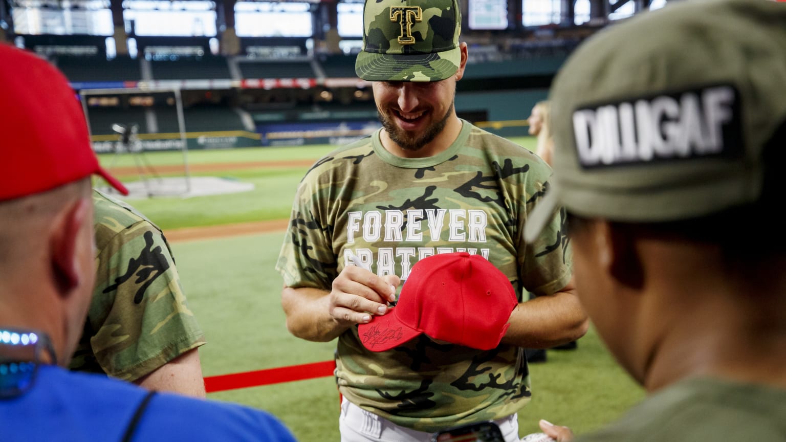 MLB Teams Wearing Green This Weekend for Memorial Day 2017