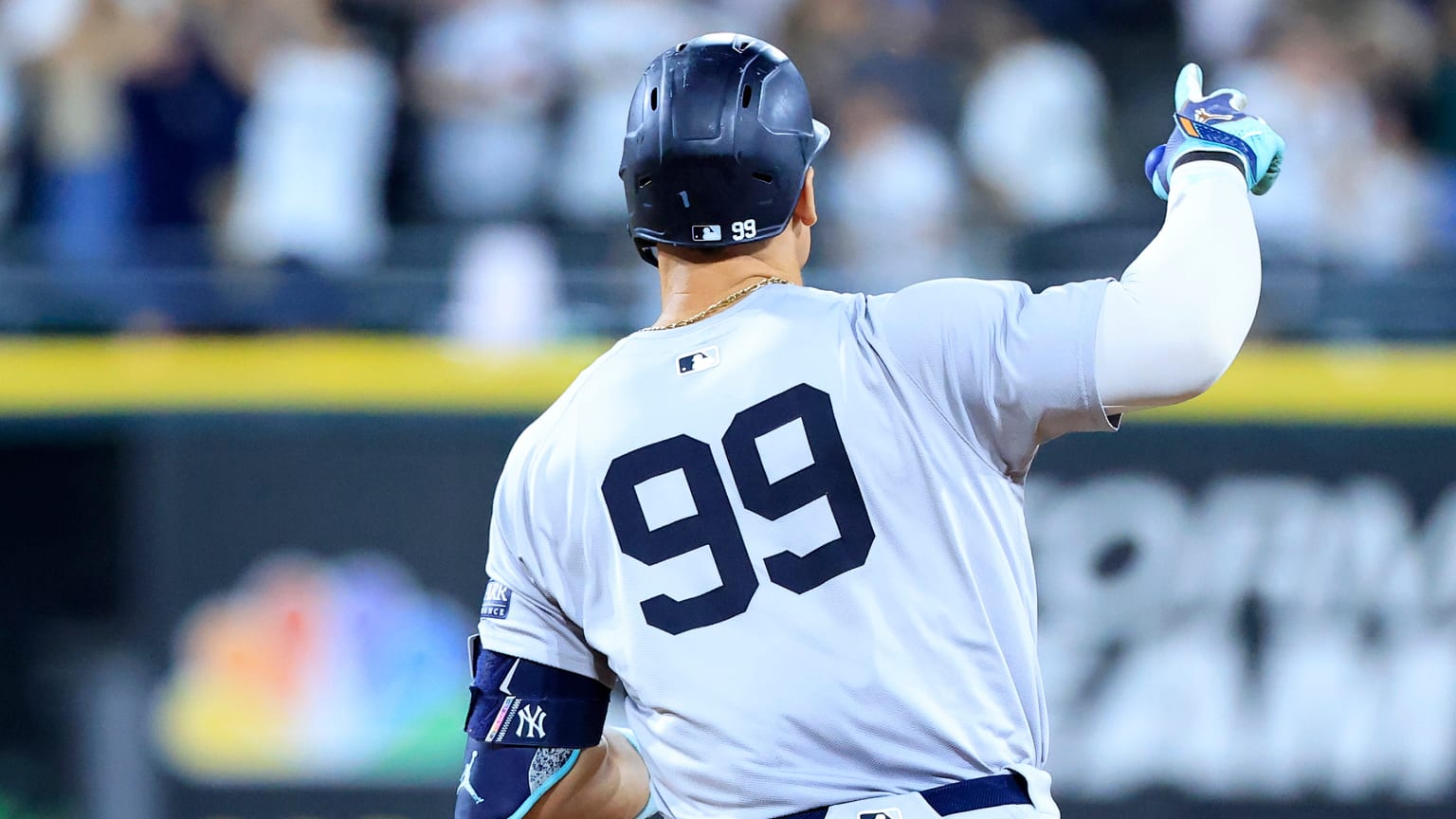 Aaron Judge rounding the bases after his 300th homer