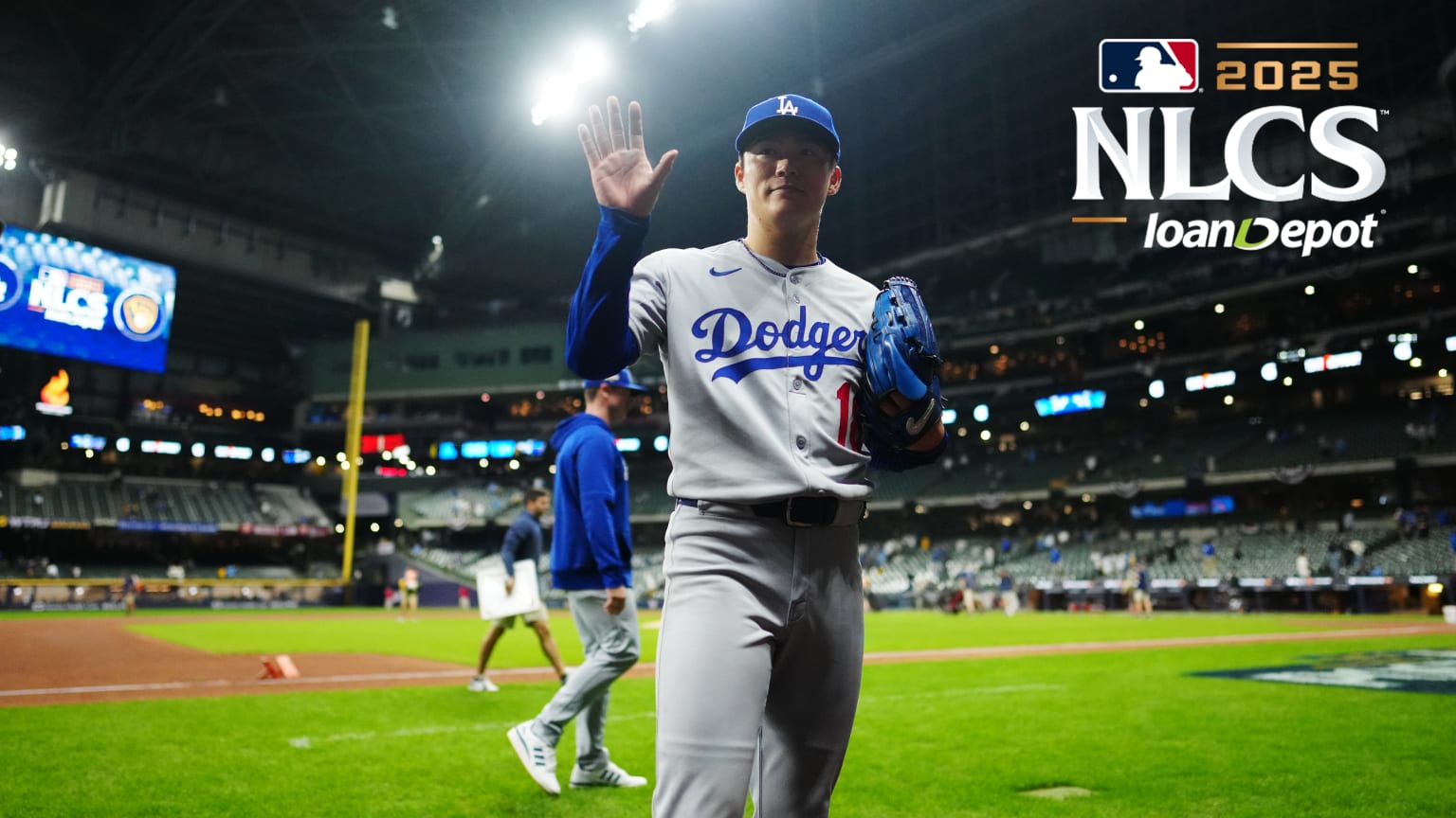Yoshinobu Yamamoto acknowledges fans after his complete game vs. the Brewers