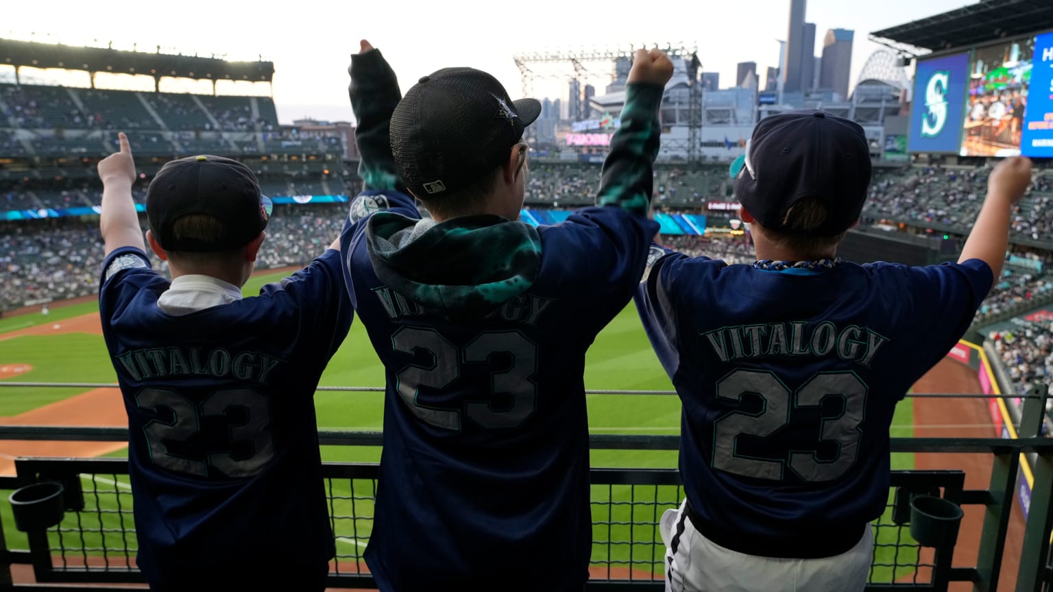 Pearl Jam Ten Club Night | Seattle Mariners