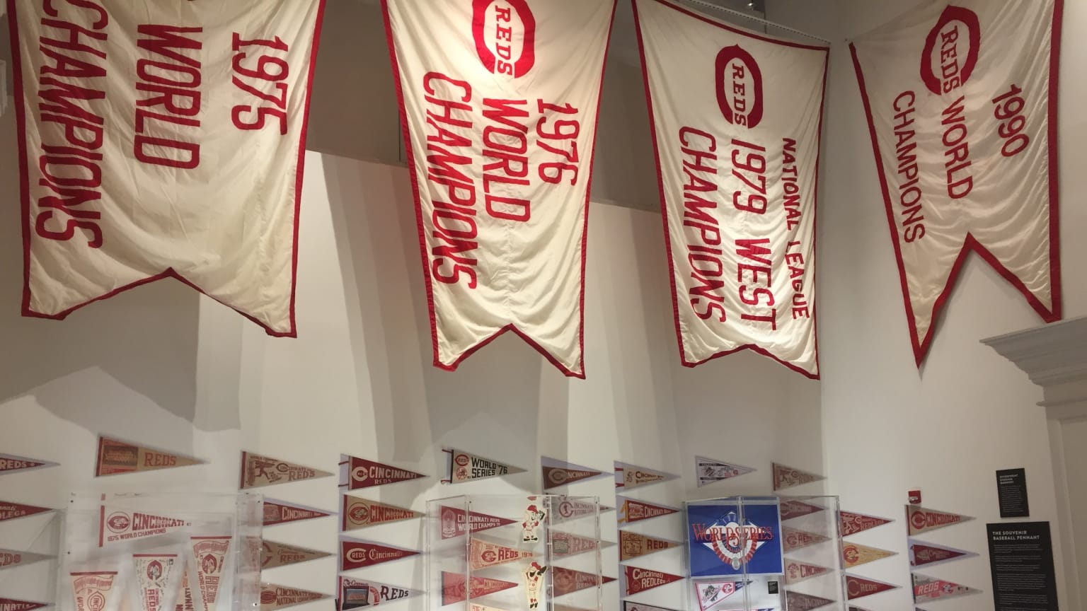 MLB Banner: Cincinnati Reds 5-Time World Series Champions