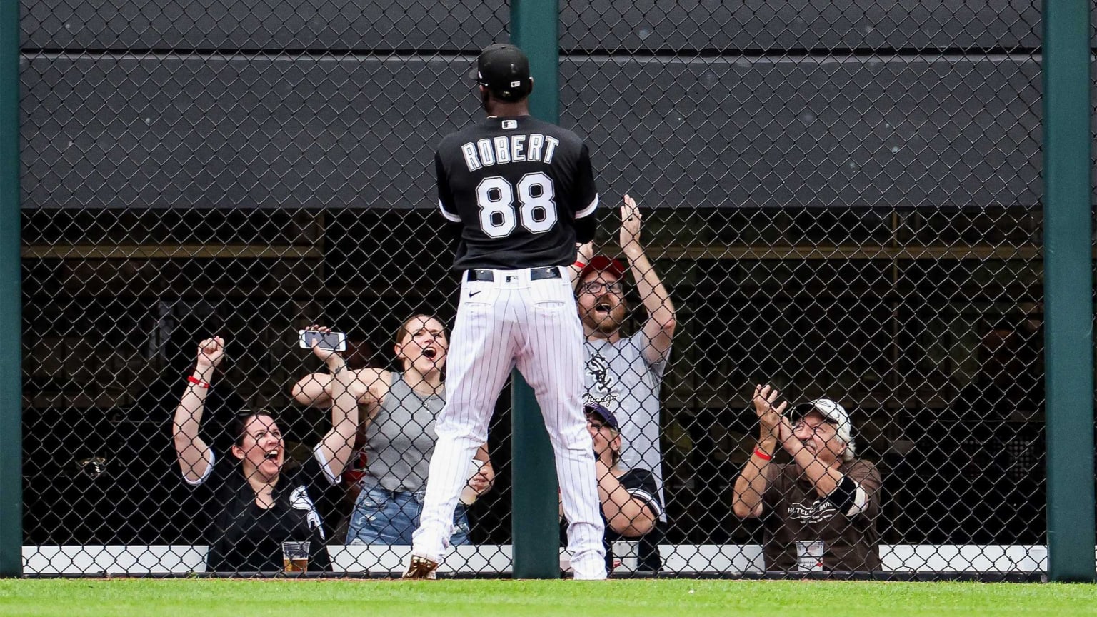 Best and Worst Looks in White Sox Uniform History - Gapers Block Tailgate