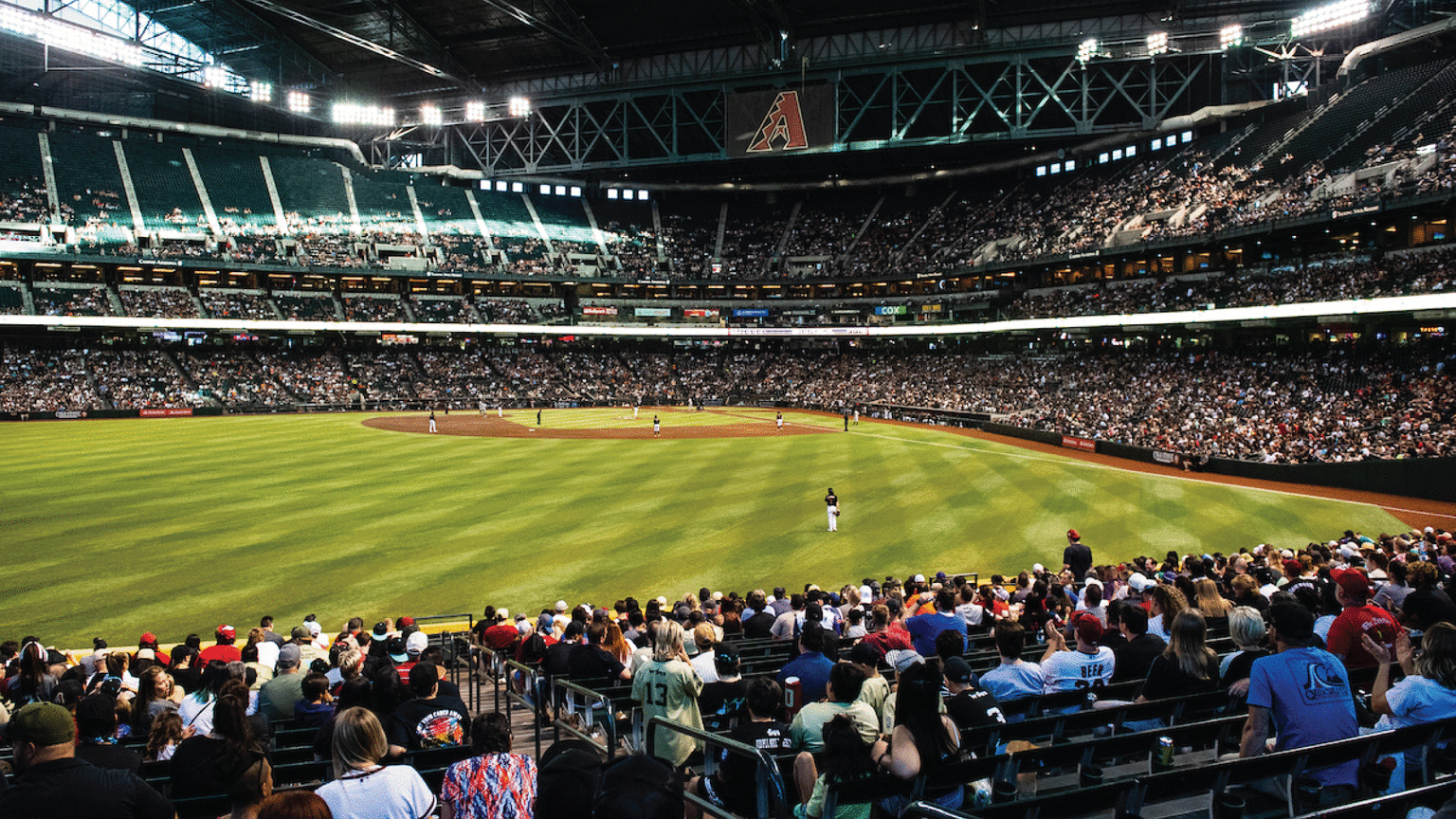 Country Night kicks off at Chase Field