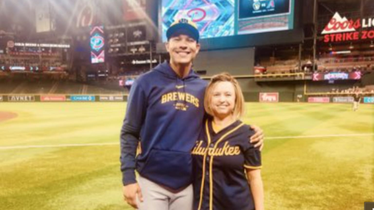 Blake Perkins honors late mom during Brewers' Mother's Day game