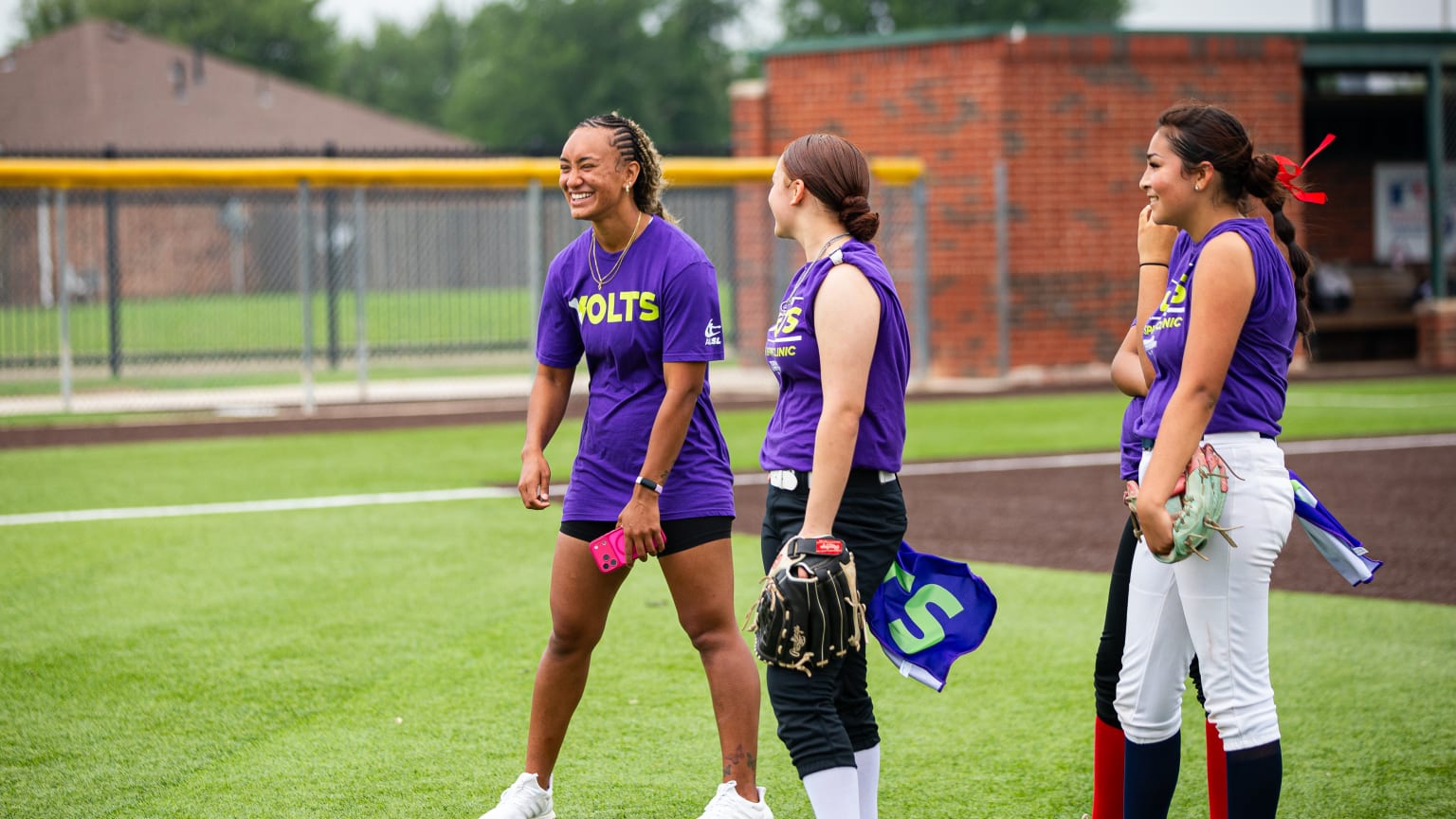 Texas Volts Texas Volts professional softball players host clinic at Youth Academy