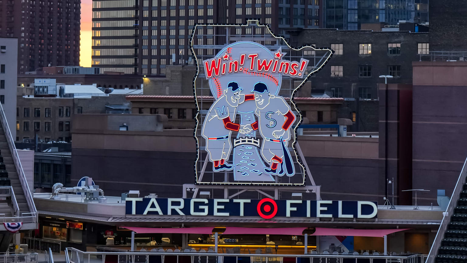Information and details for watching a game at Target Field