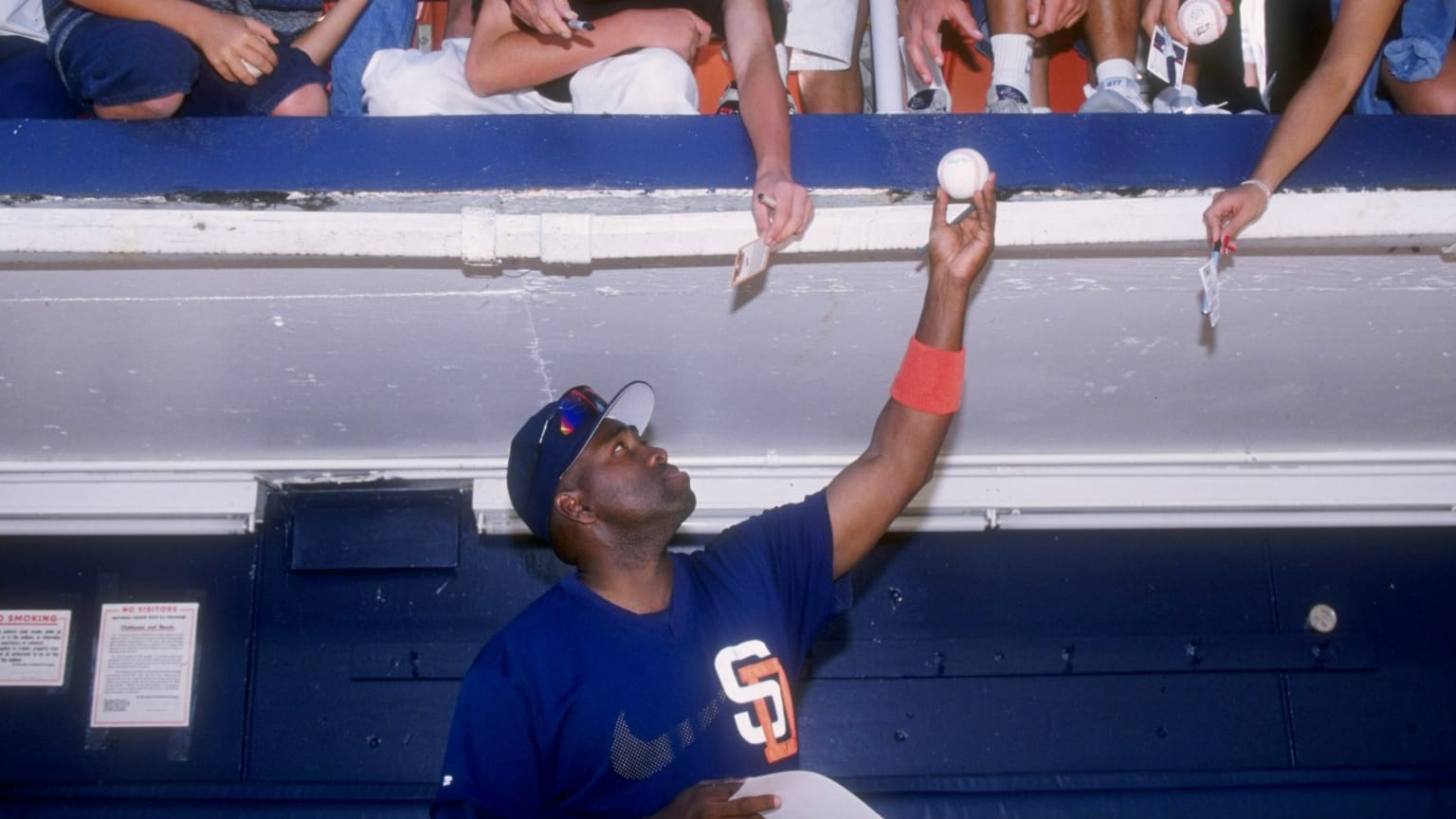 tony gwynn autograph value
