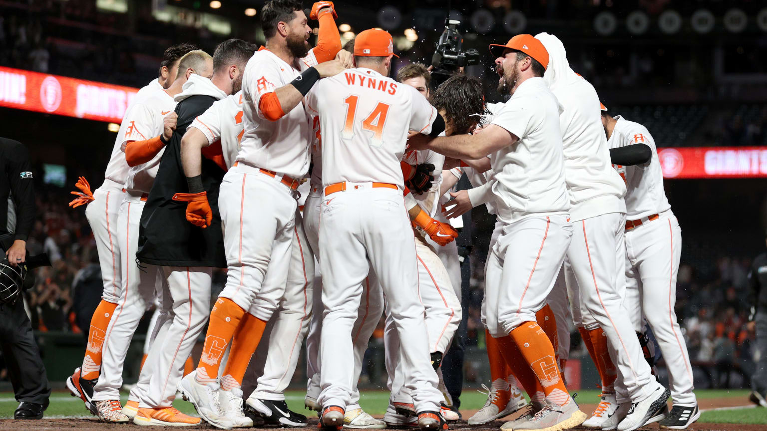 Giants Walk Off Homer
