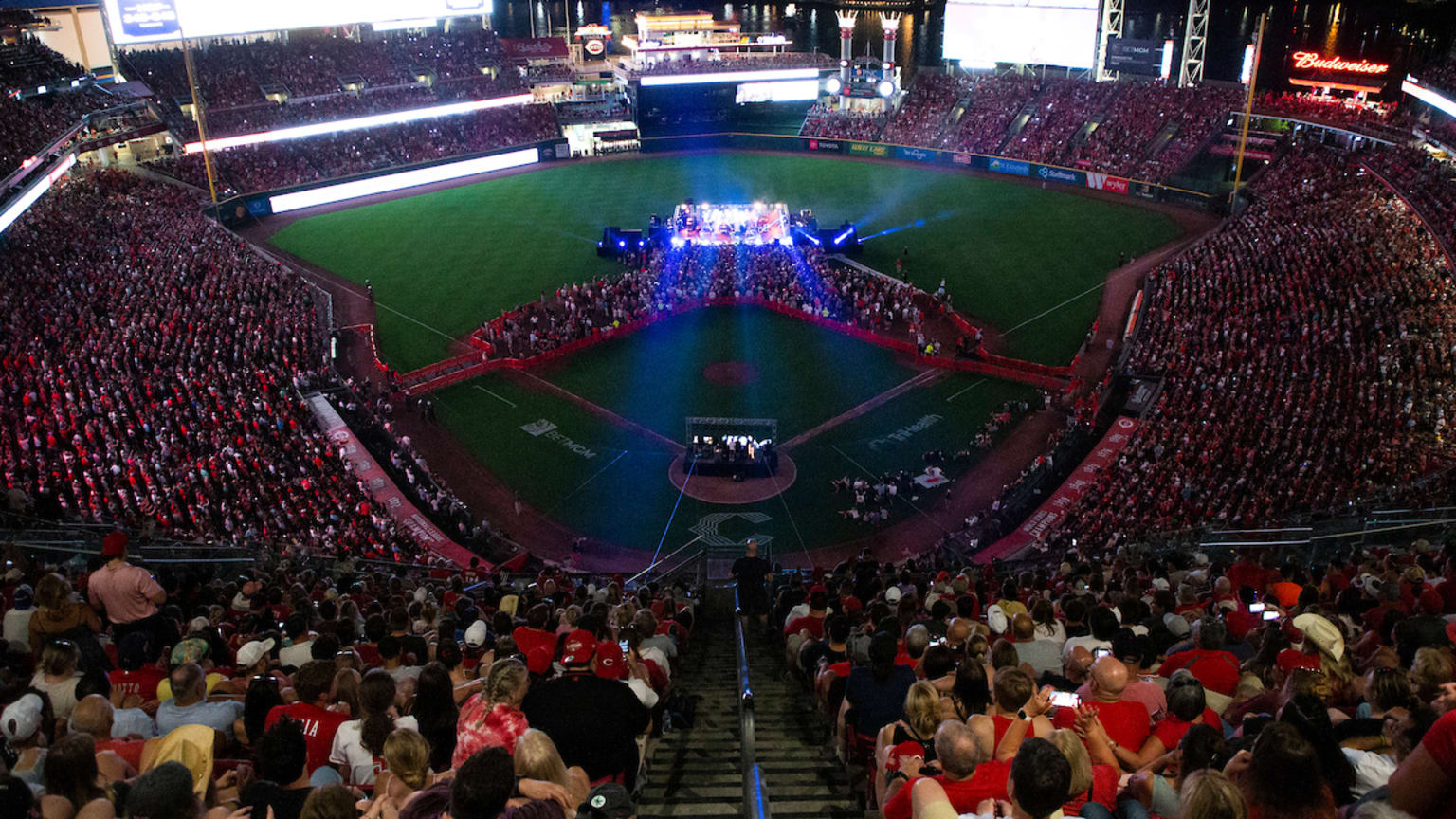 Zac Brown Band PostGame Concert Cincinnati Reds