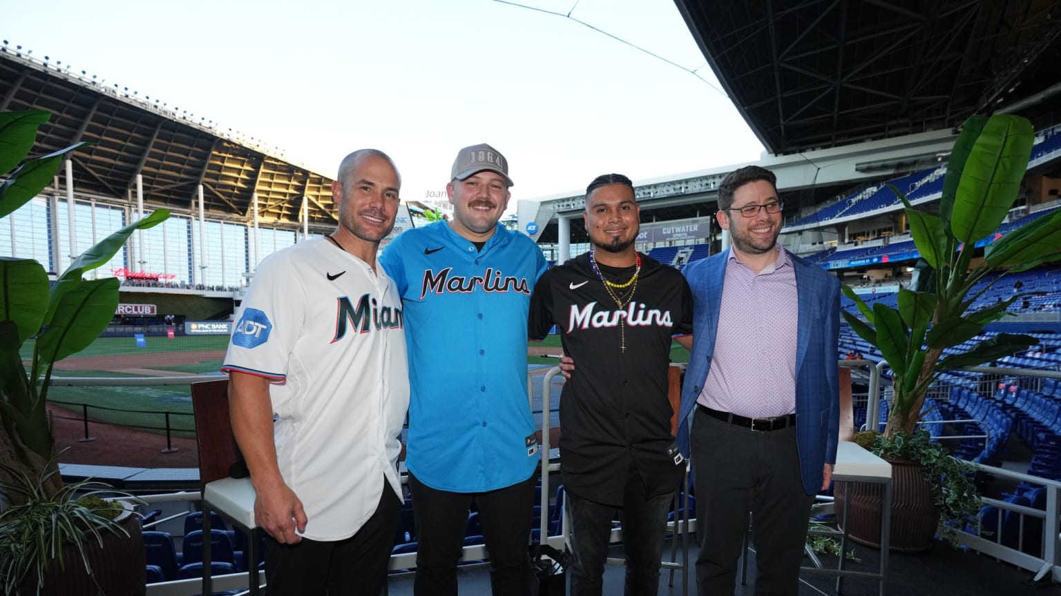 Marlins players in new jerseys