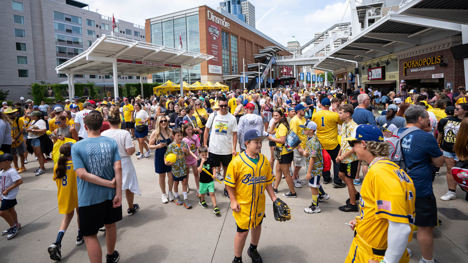 Savannah Bananas at Great American Ball Park | Cincinnati Reds