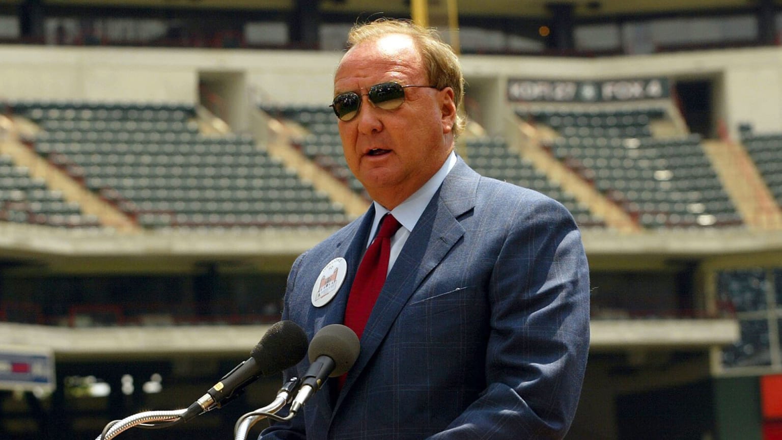 Thomas Hicks, former Rangers owner, dies at 79