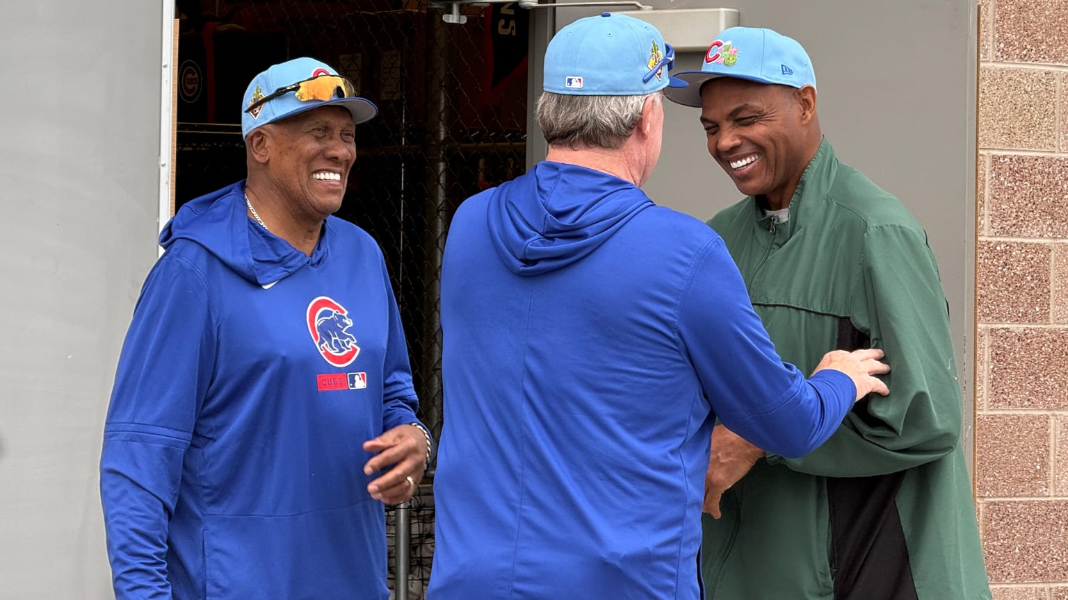 Fergie Jenkins laughs as Rick Sutcliffe jokes with Charles Barkley Fergie Jenkins laughs as Rick Sutcliffe jokes with Charles Barkley