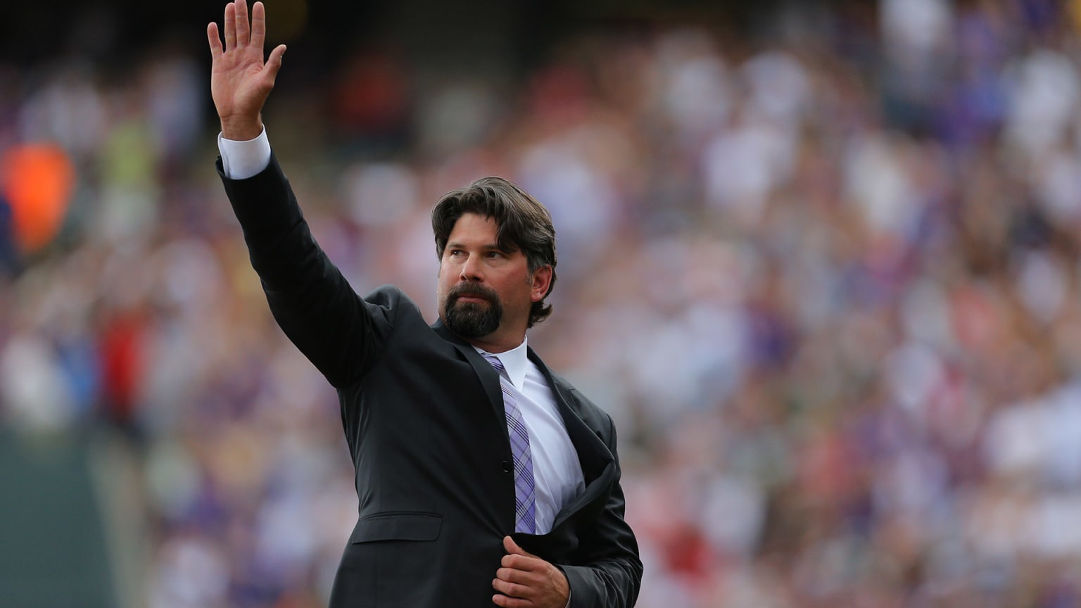 Todd Helton waves to the crowd