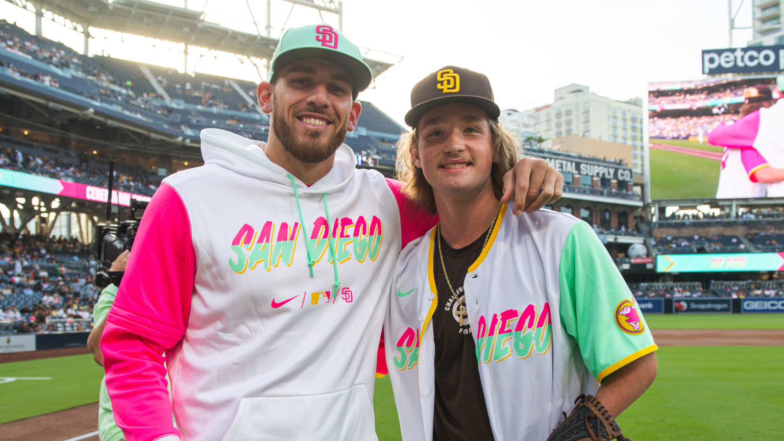 Joe Musgrove poses with a fan