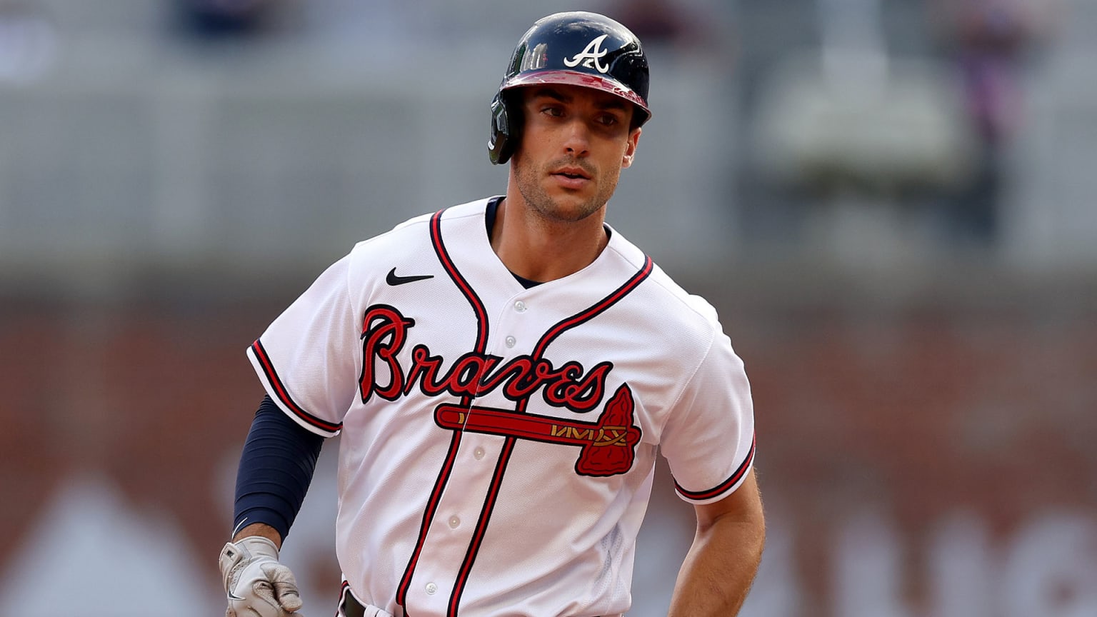 Matt Olson of the Braves rounding the bases