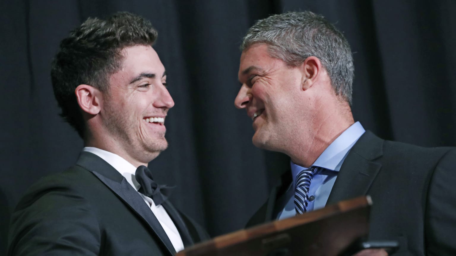 Cody Bellinger with his dad, Clay Bellinger, who played for the Yankees