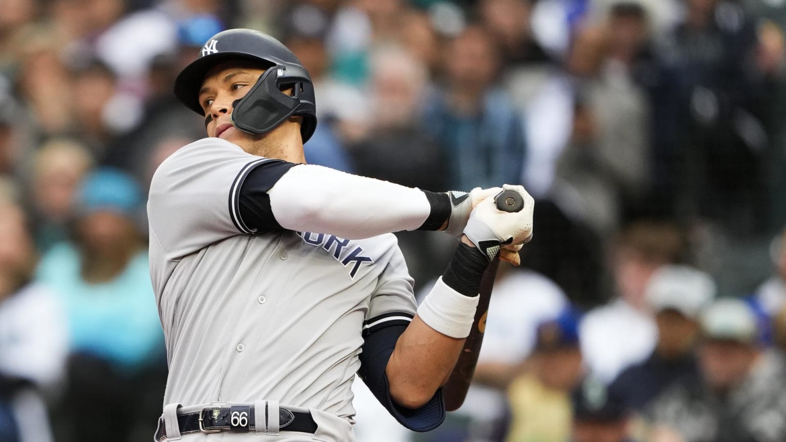 Yankees slugger Aaron Judge follows through on a swing