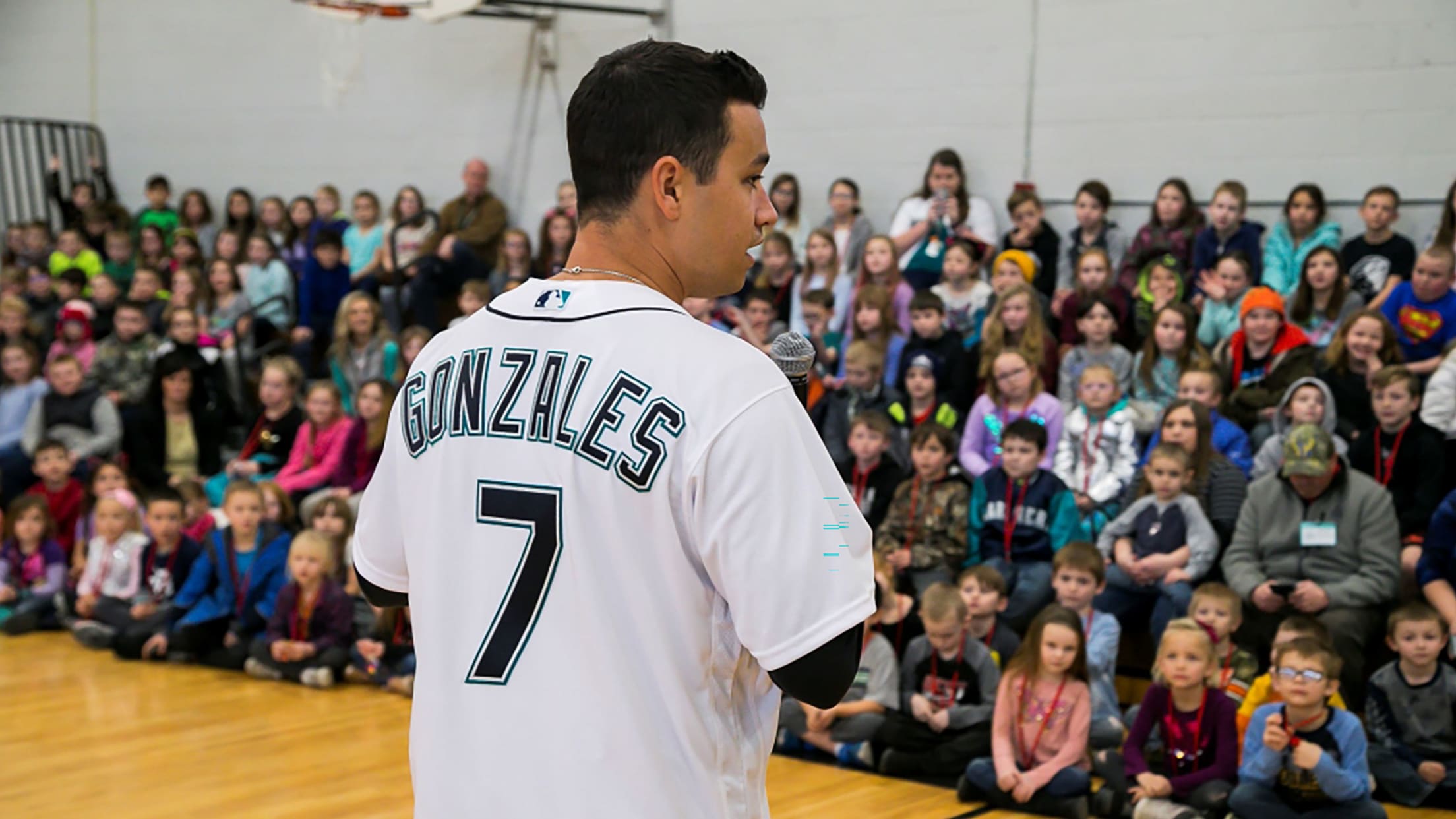 Former Mariner's charity helps families coping with disabilities