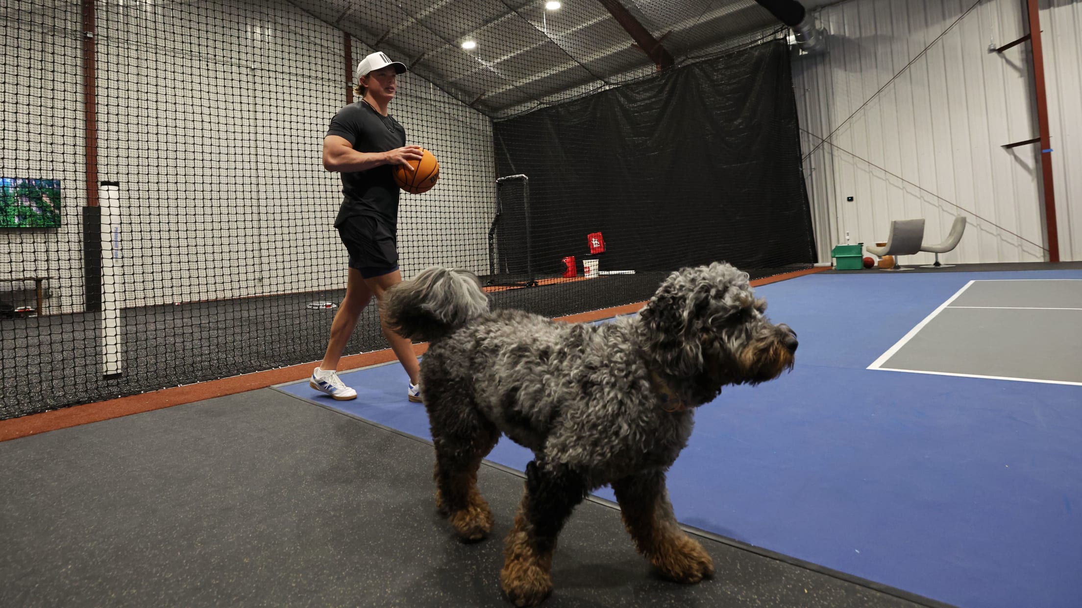 BAL-BI-021025-Holliday-Feature-090