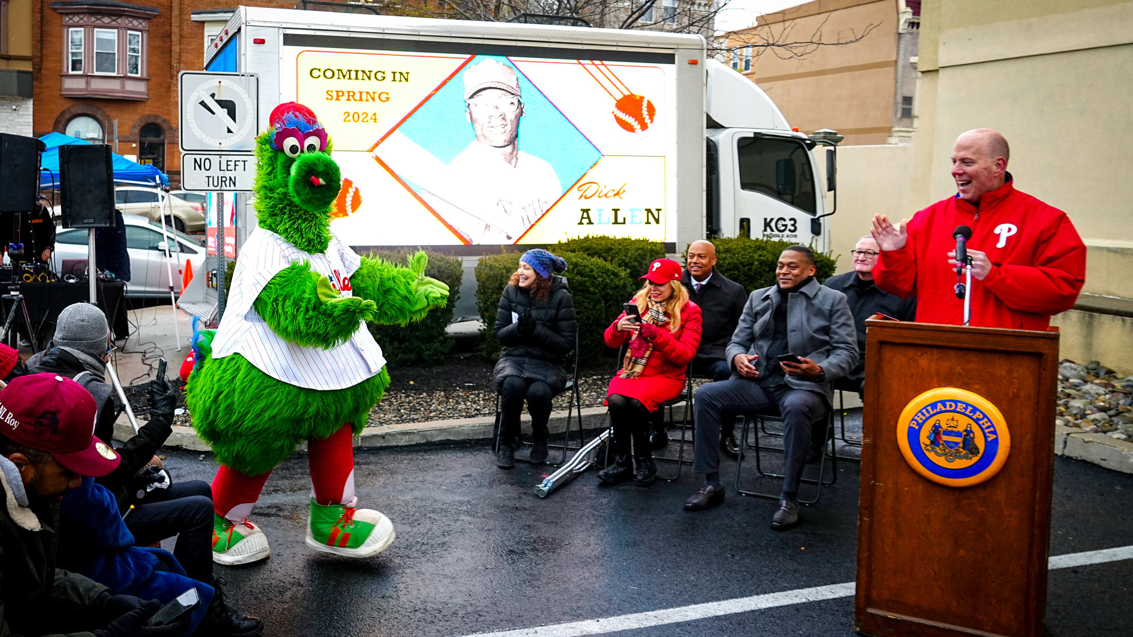 AllenMuralDesignUnveil06104