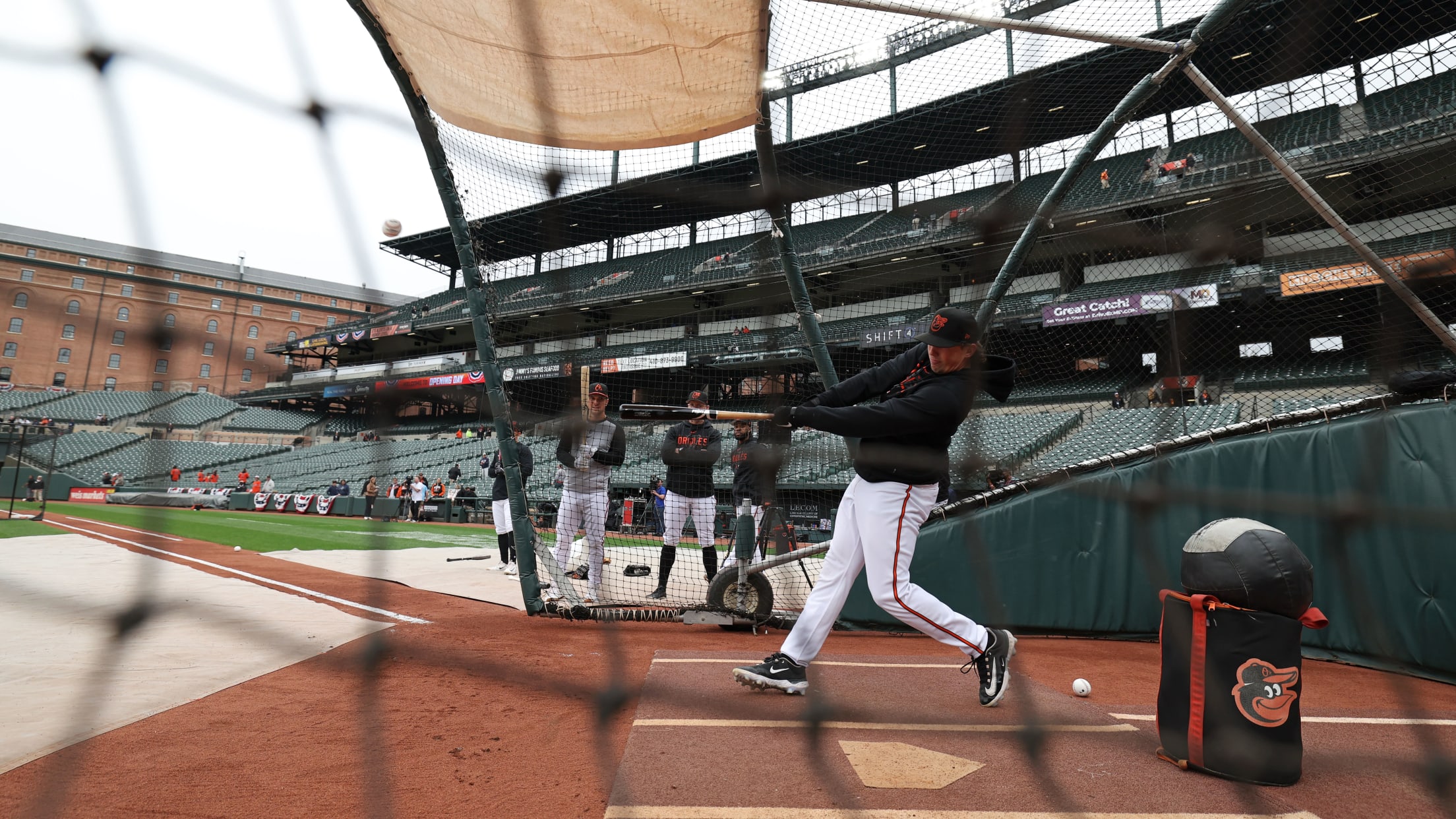 BAL-BI-HomestandInFocus-04212022-004