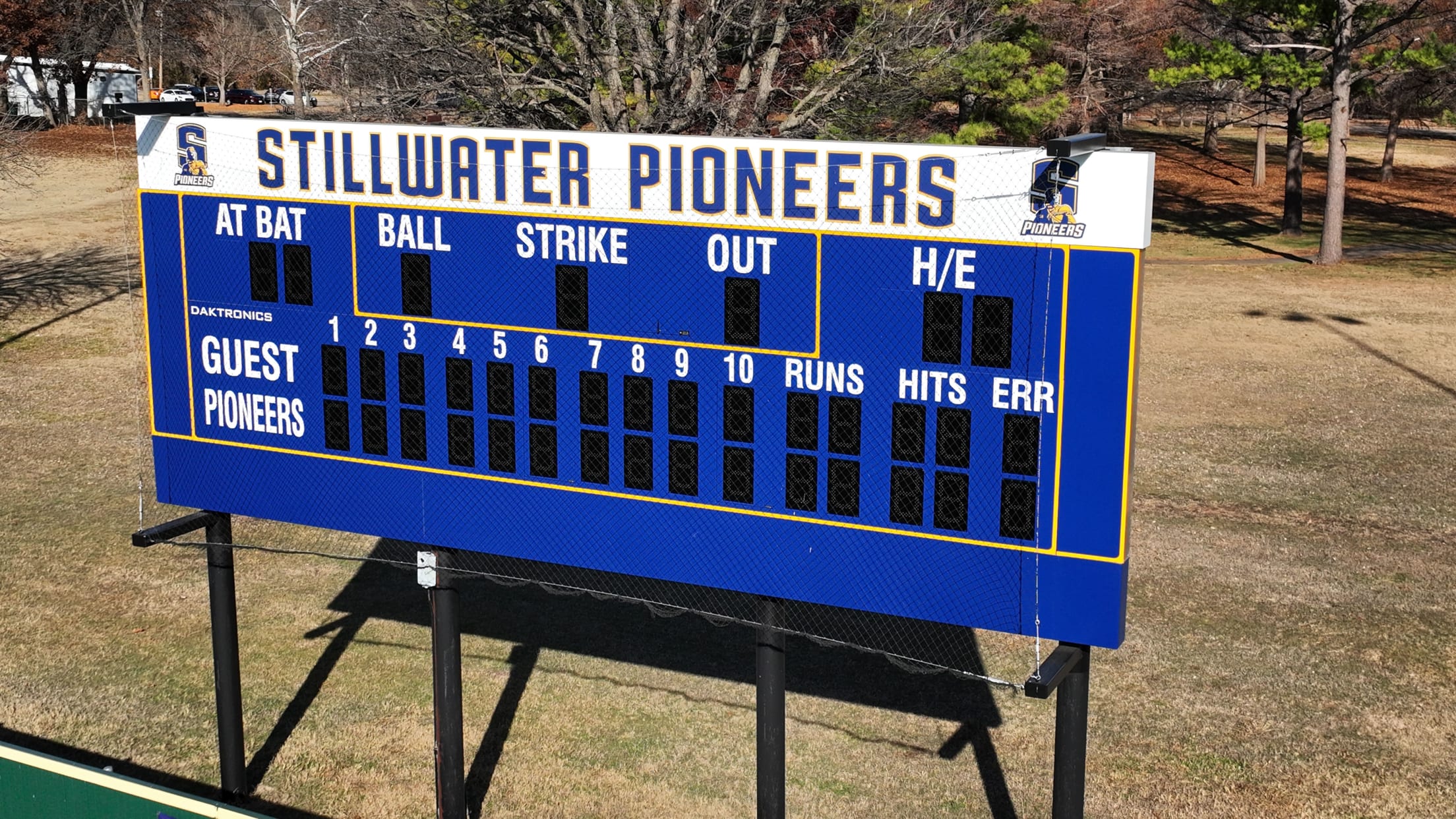 BAL-BI-021025-Holliday-Feature-012