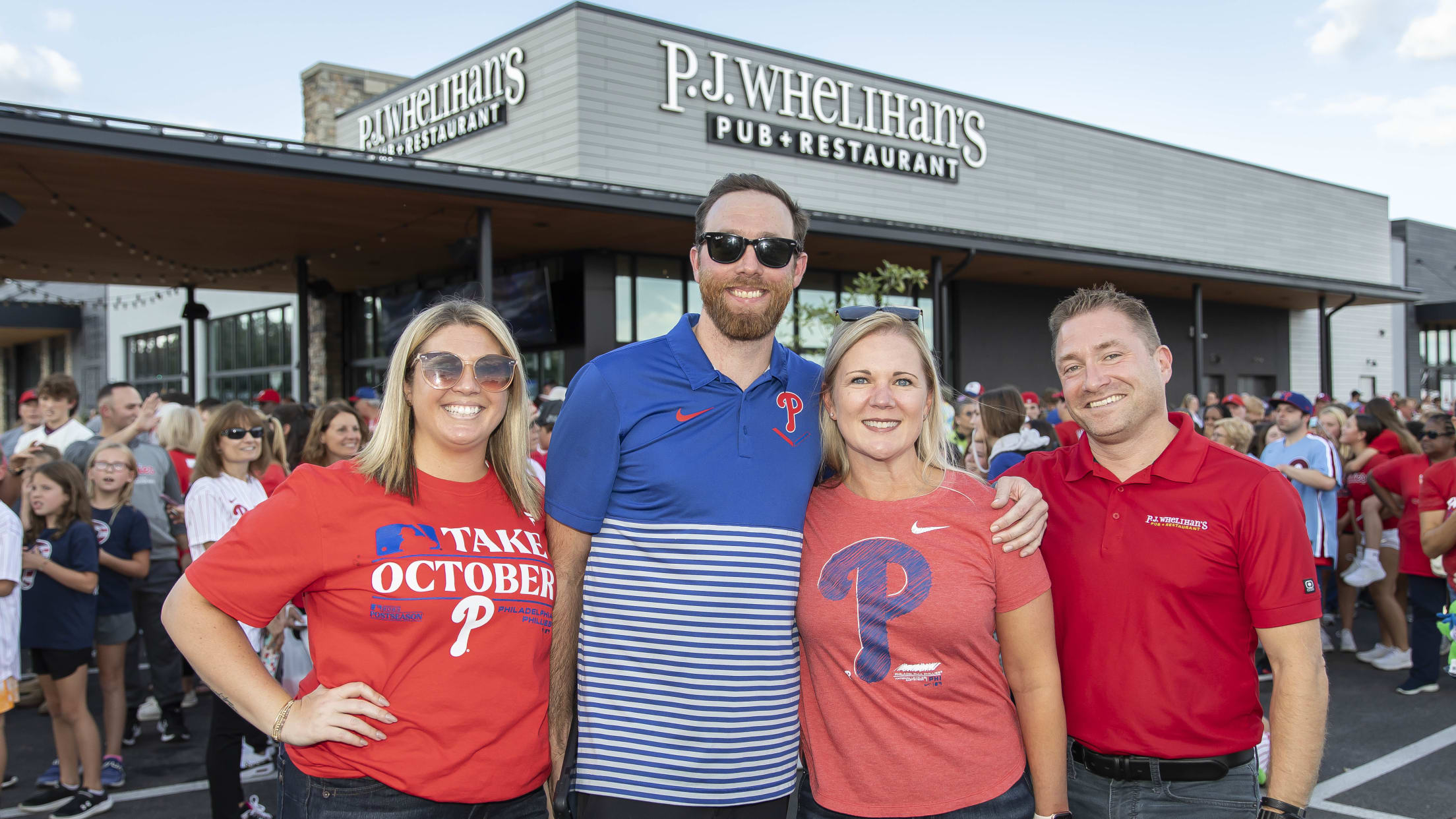 20231002_Phillies_Bus_Rally_Waterfalls-37