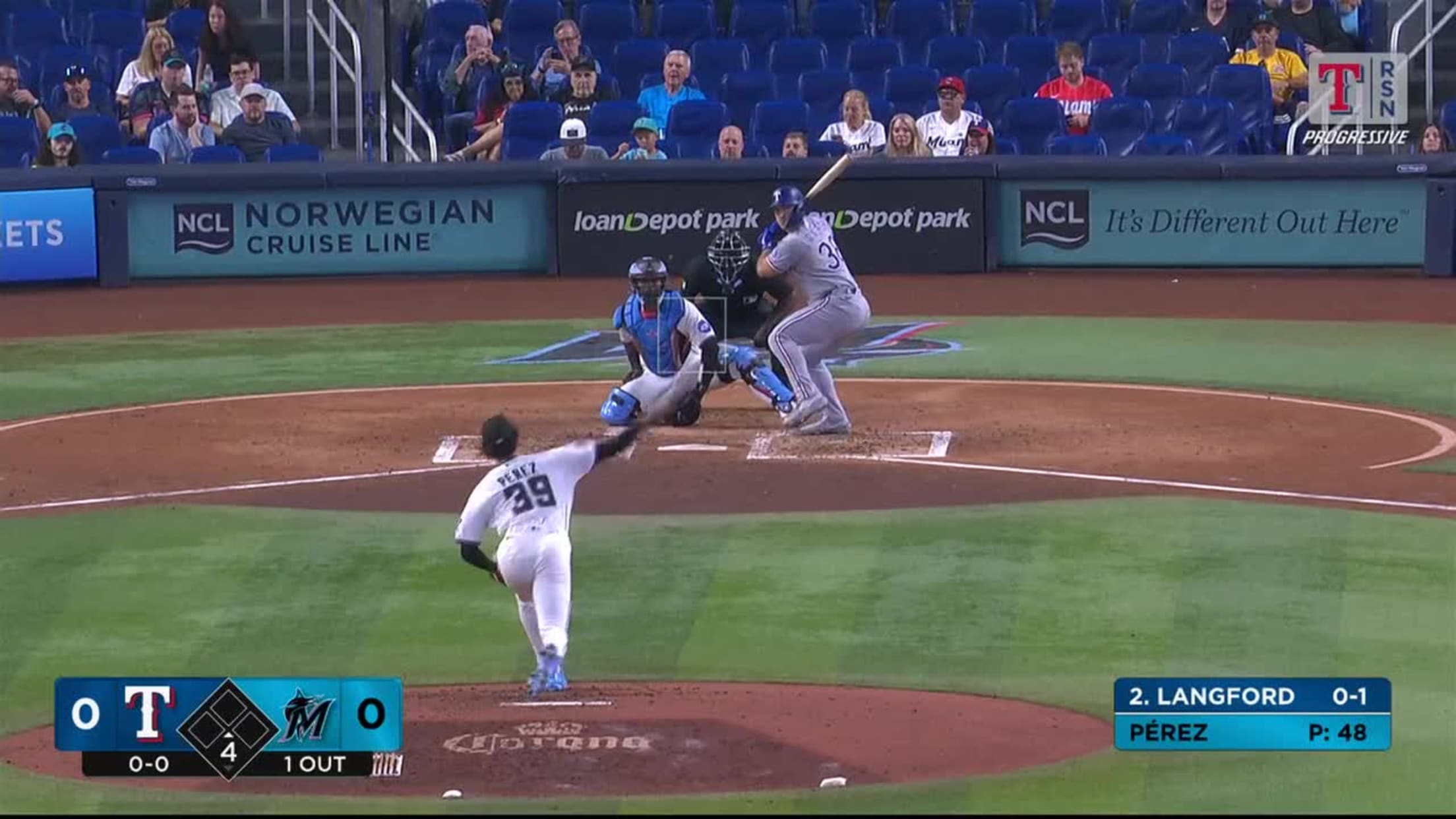 Wyatt Langford's solo home run (7)