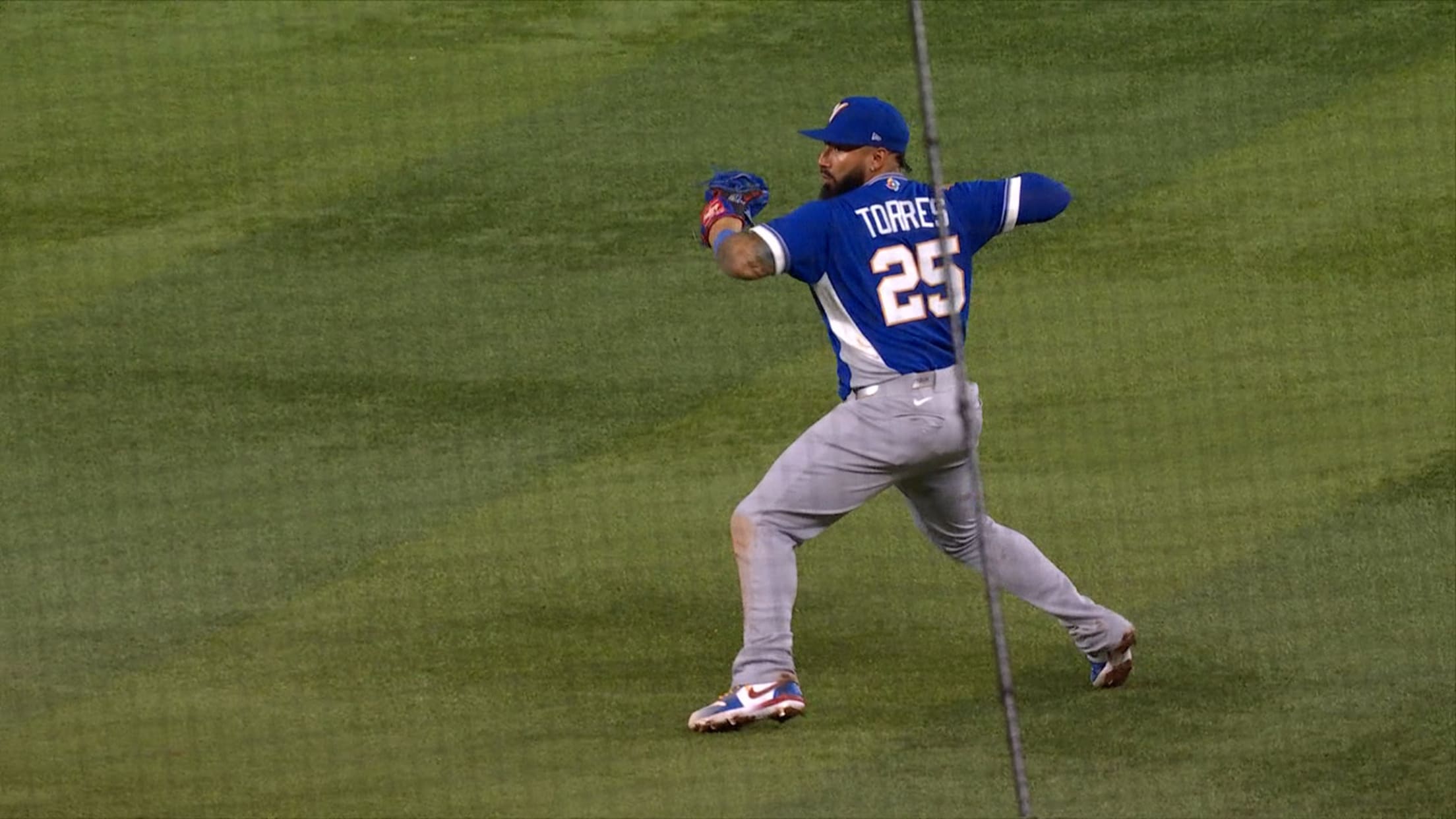 Gleyber Torres throws out Ismael Munguia at home
