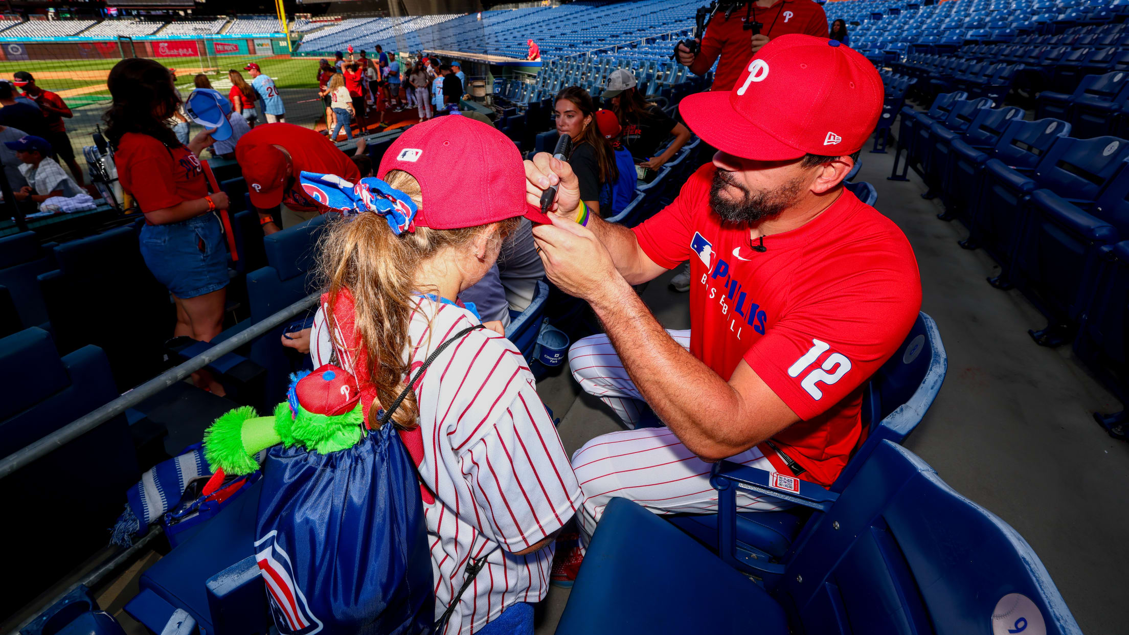 20250819_Schwarber Neighborhood Heroes_Team Foster_Meet & Greet-12