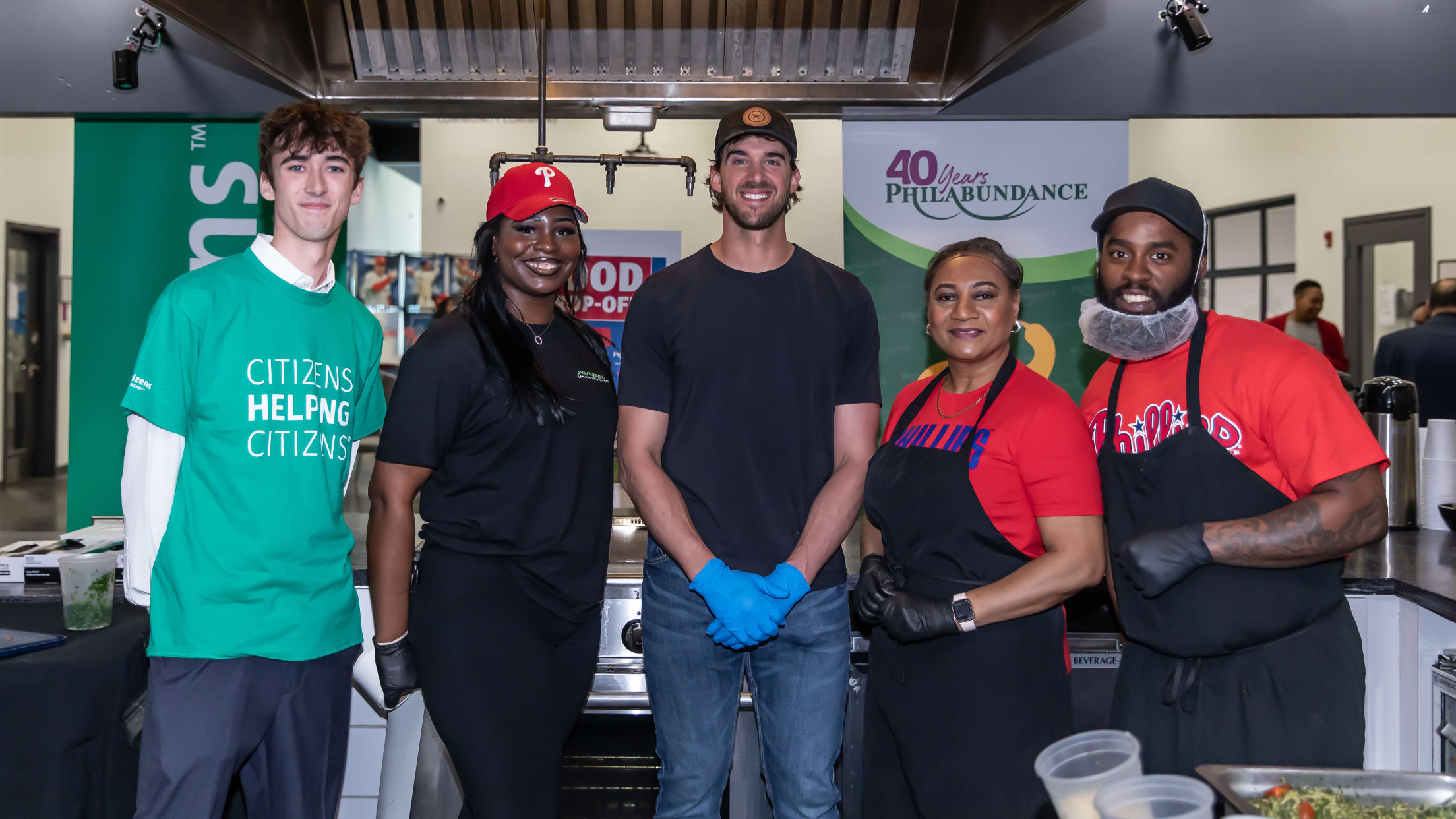 20250501_Phans_Feeding_Families-29