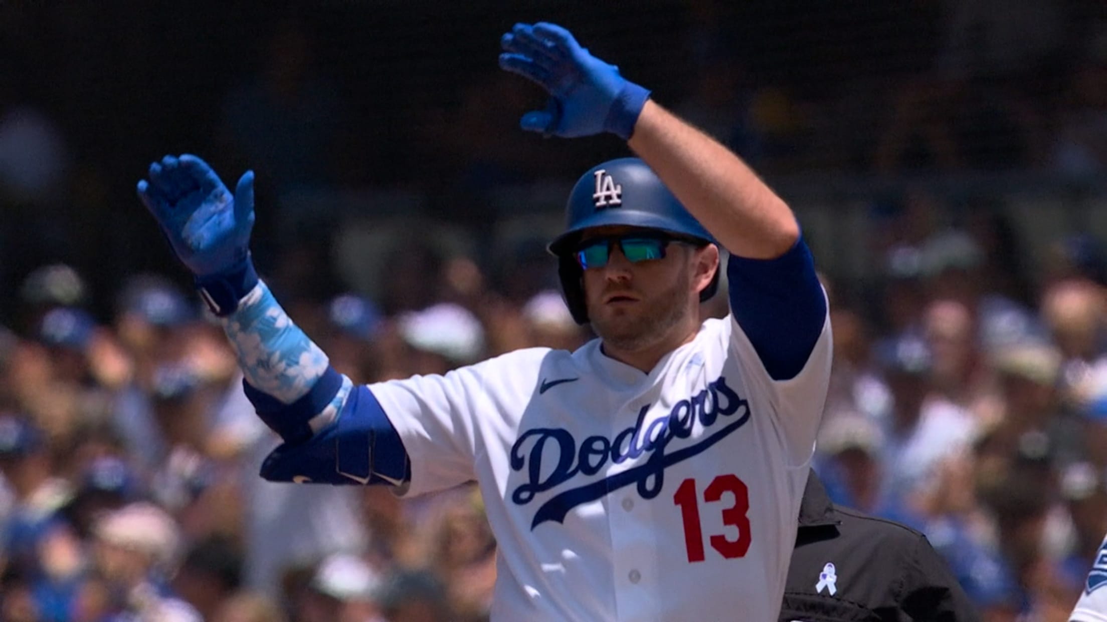 Max Muncy's RBI single