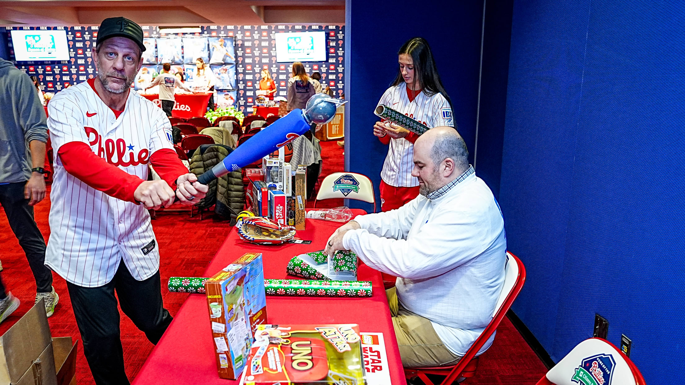 SEIHolidayGiftWrappingParty173554