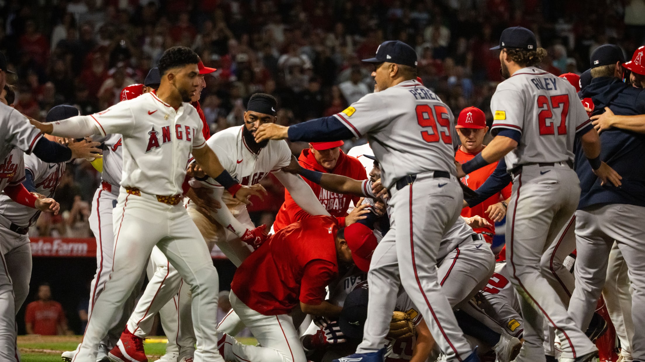 Benches clear between Braves, Angels in the 5th