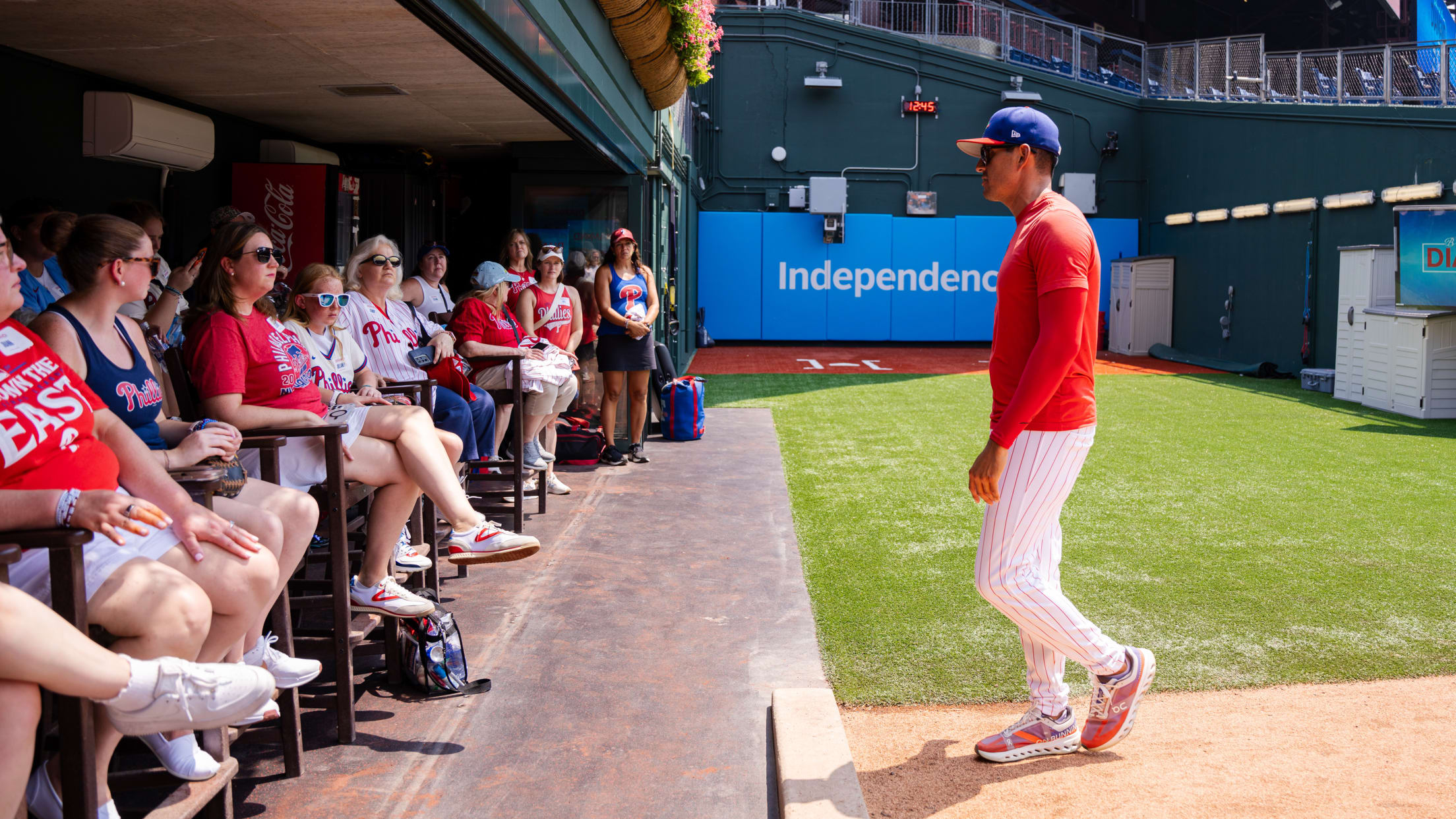 BehindtheDiamond00232