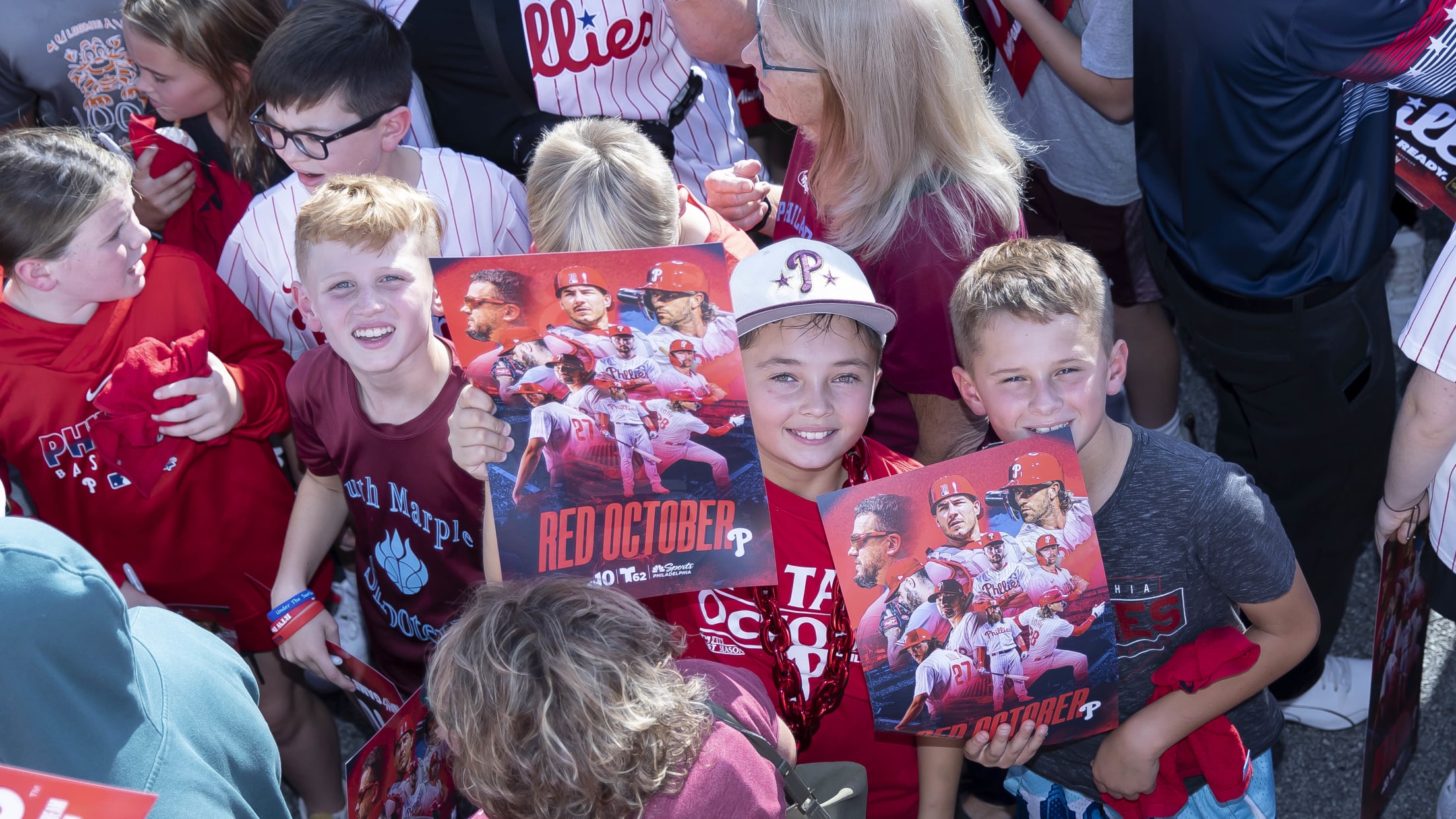 20231002_Phillies_Bus_Rally_Waterfalls-44