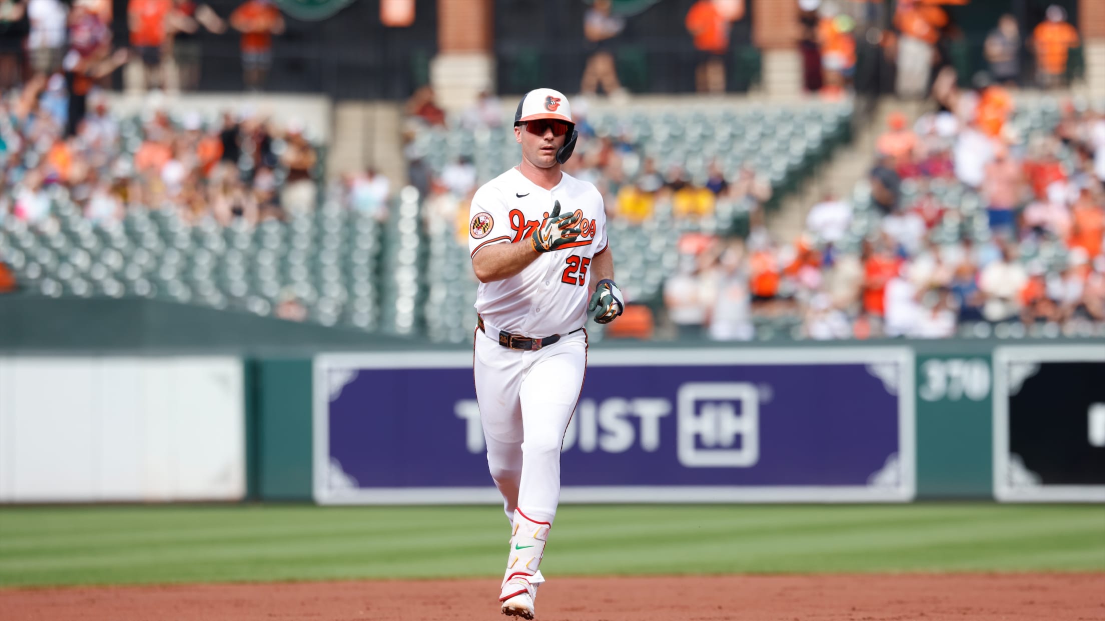 Pete Alonso's solo home run (16)