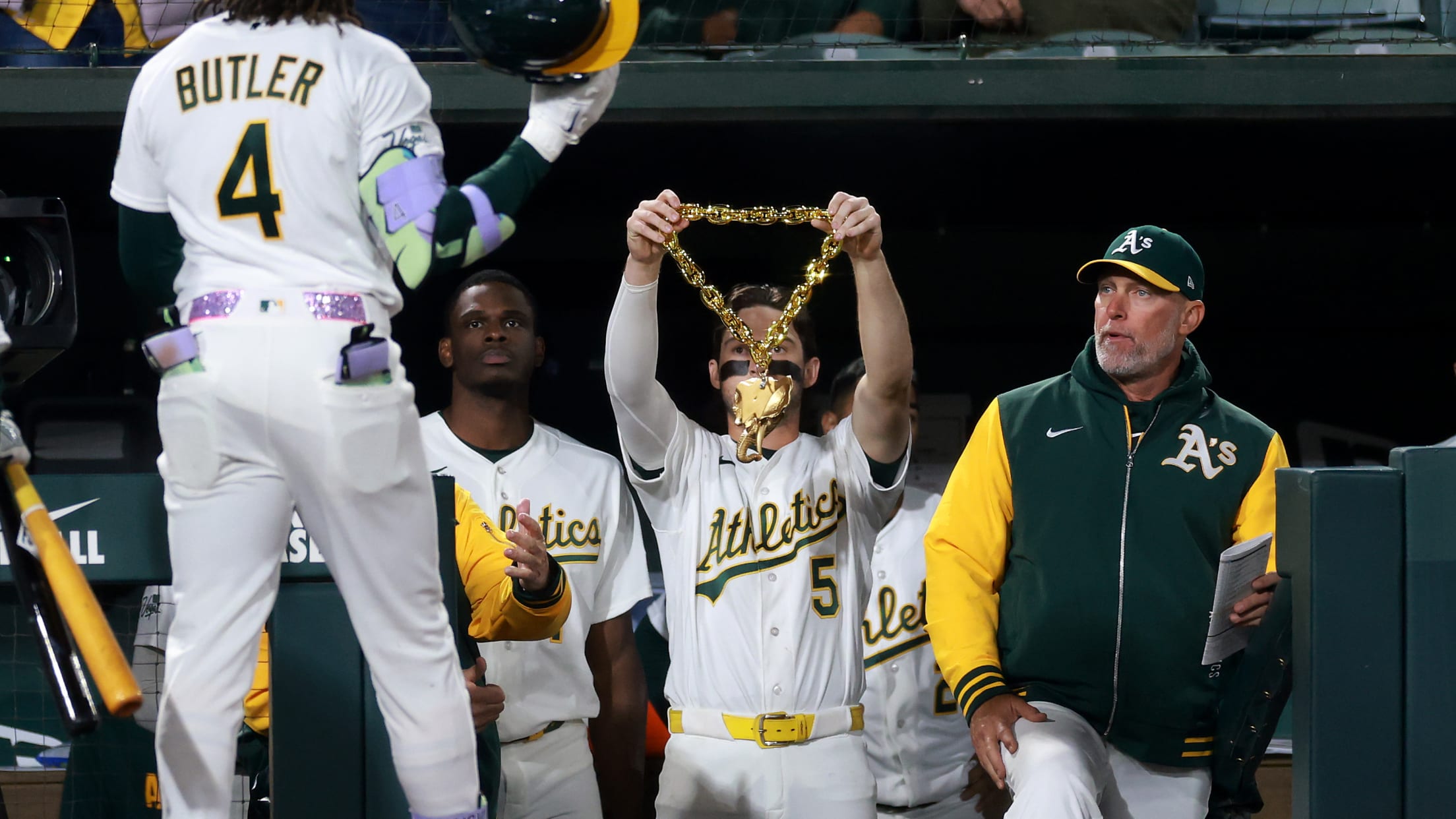 Lawrence Butler's solo home run (2)