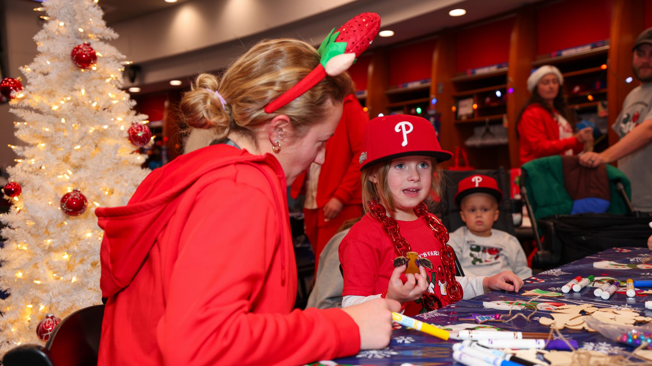 20251212_Ballgirls Holiday Party-37