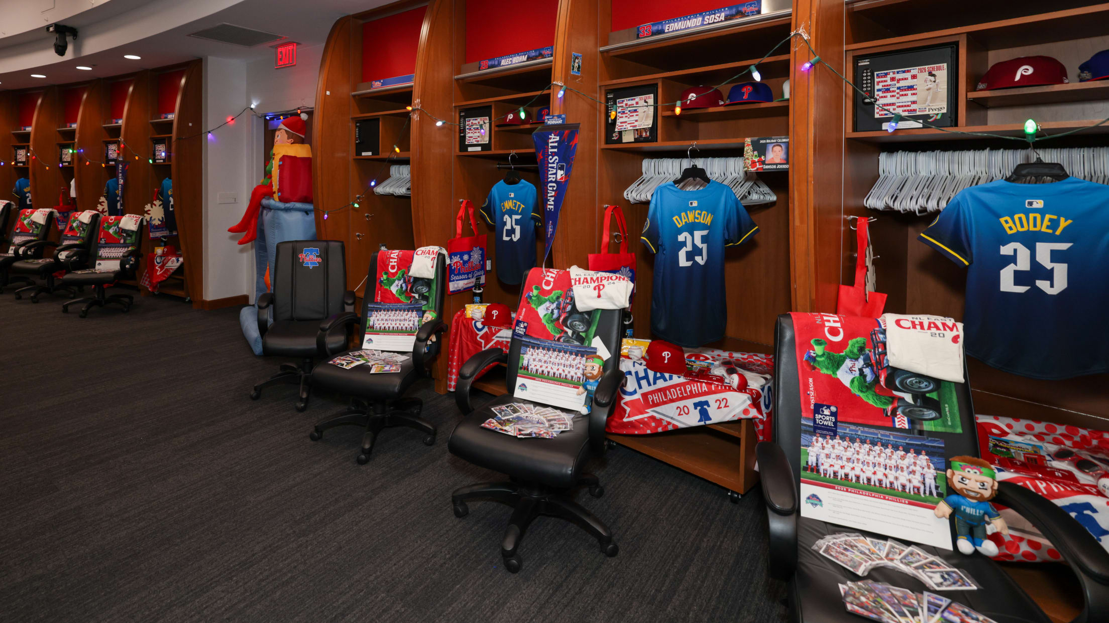 20251212_Ballgirls Holiday Party-9