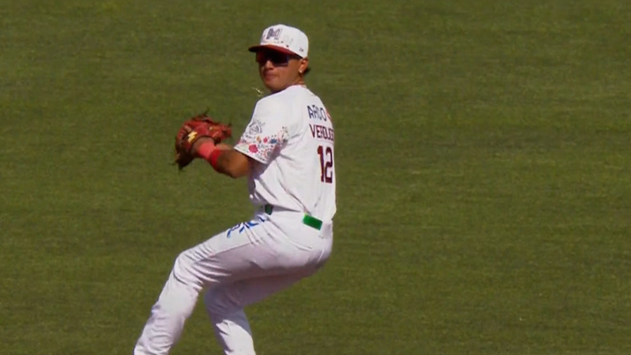 Excelente jugada de Luis Verdugo