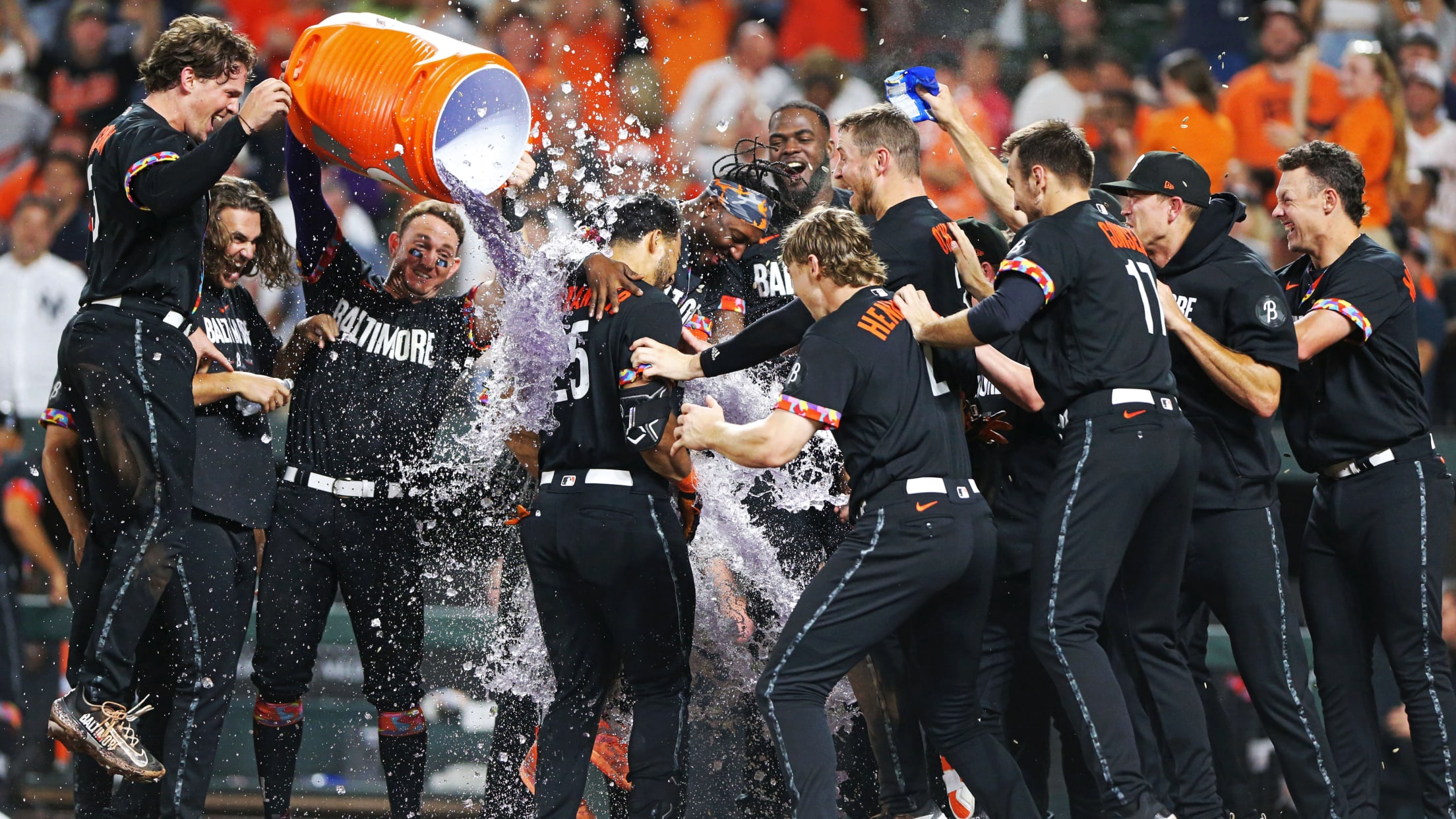 BAL-BI-121823-TopPhotos23-074